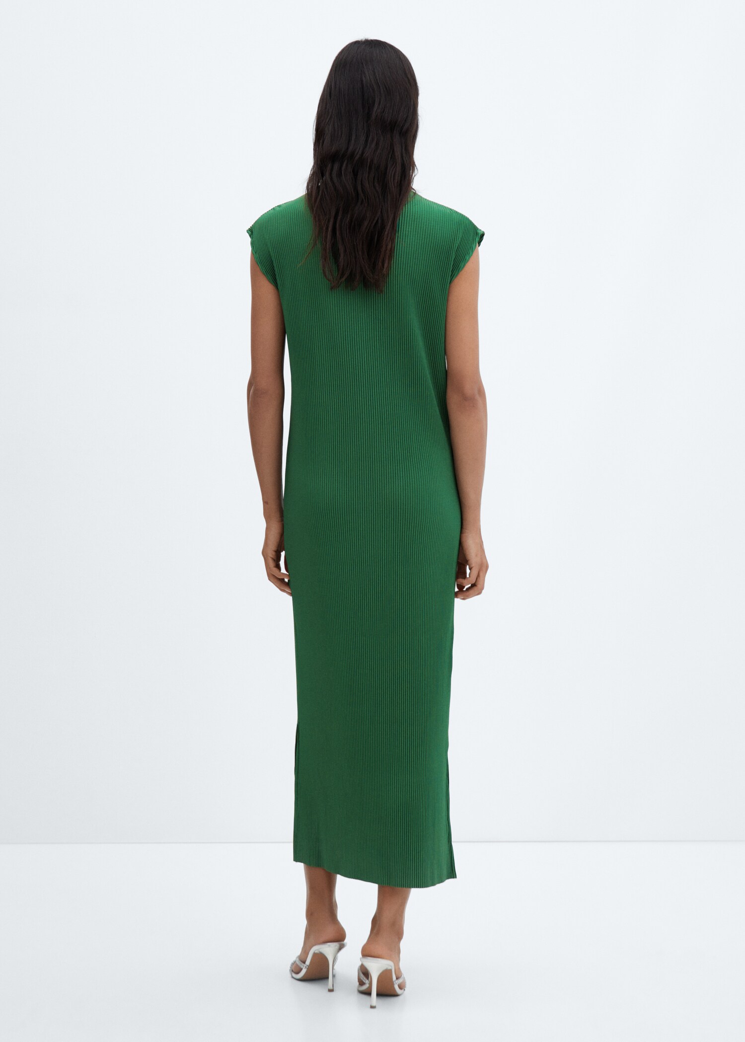 Langes Plisseekleid - Rückseite des Artikels