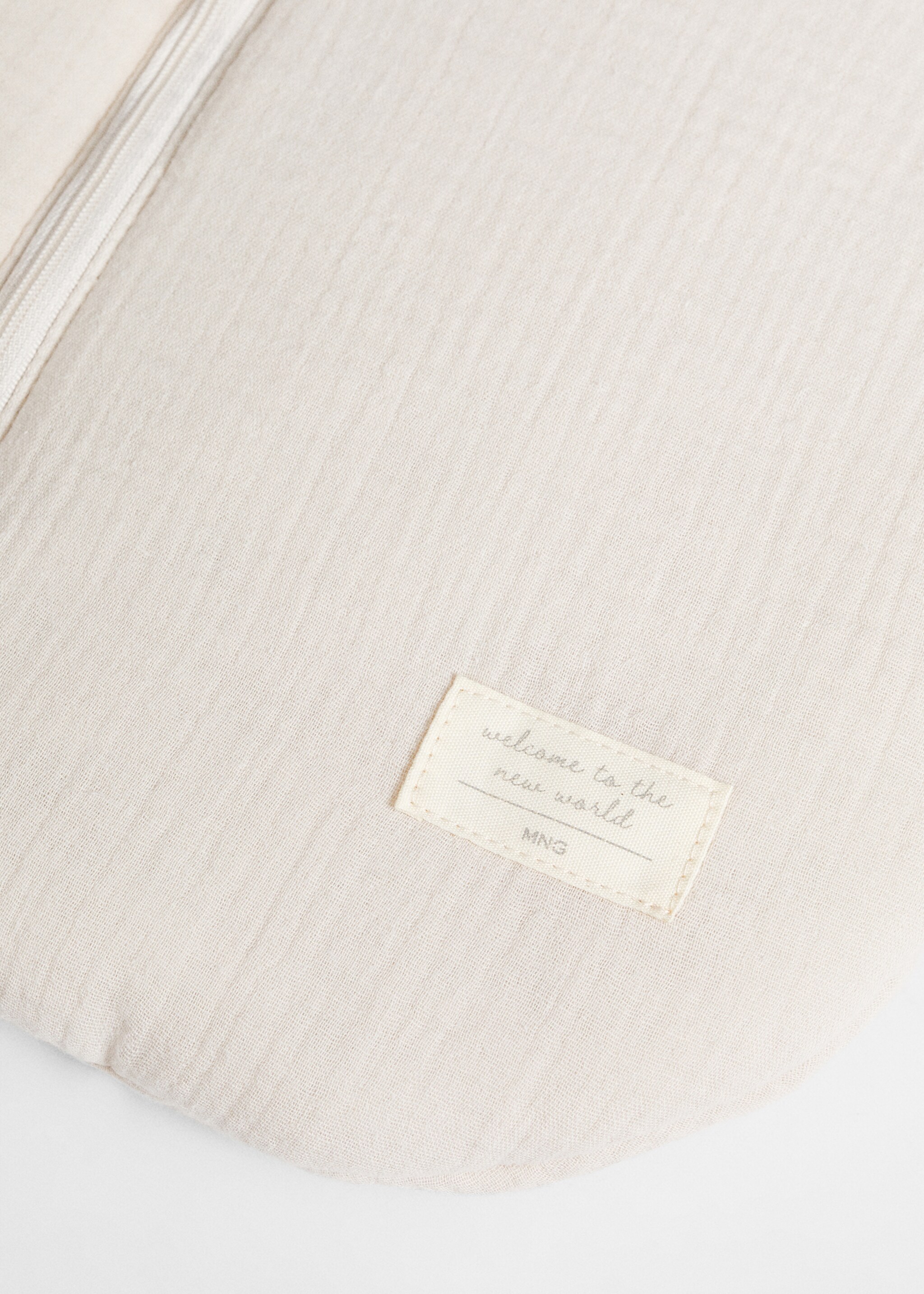 Hooded baby carrier - Details of the article 2, Sand. Ref: 67091008-00.