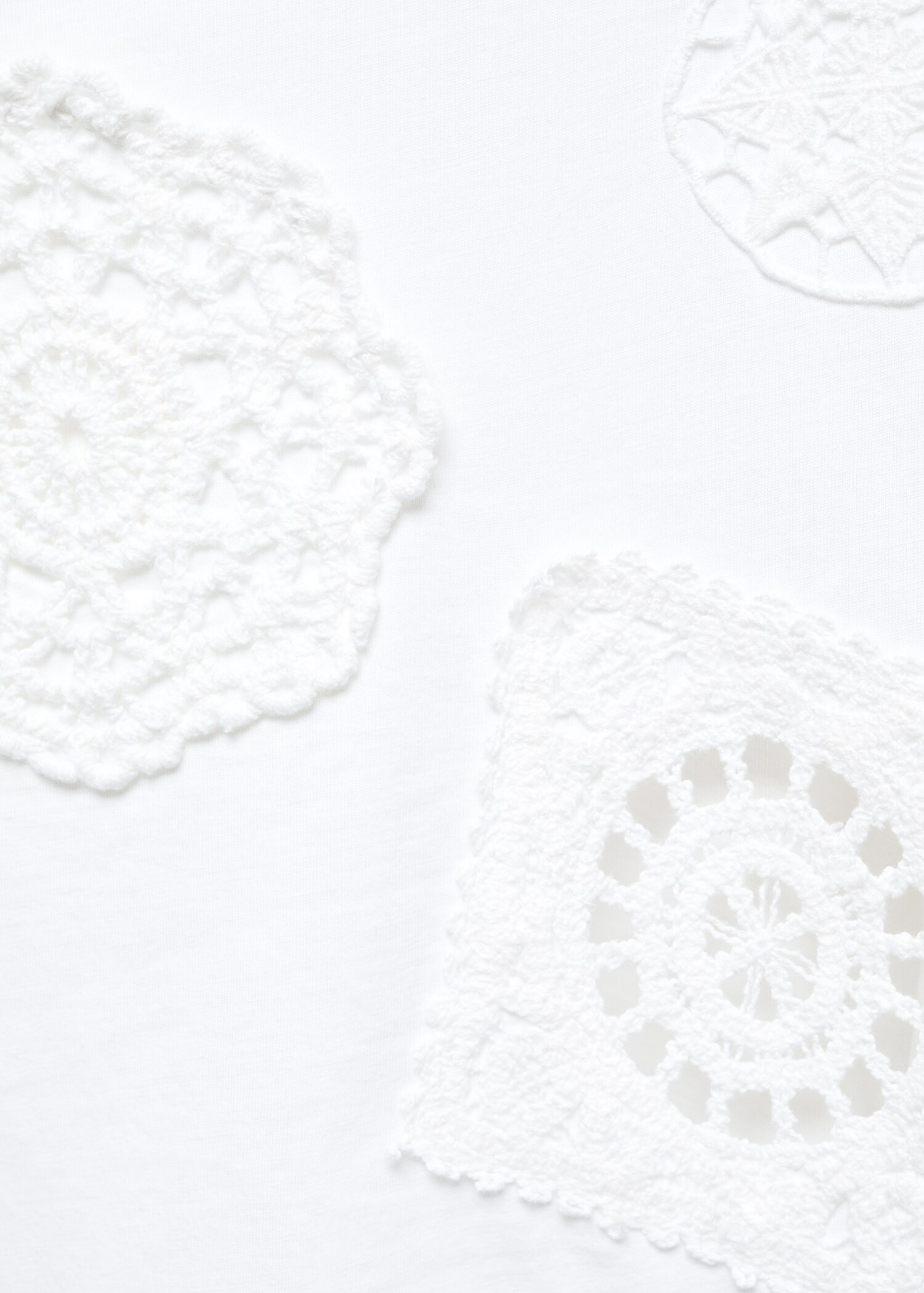 Baumwoll-Shirt mit Stickereien - Detail des Artikels 8