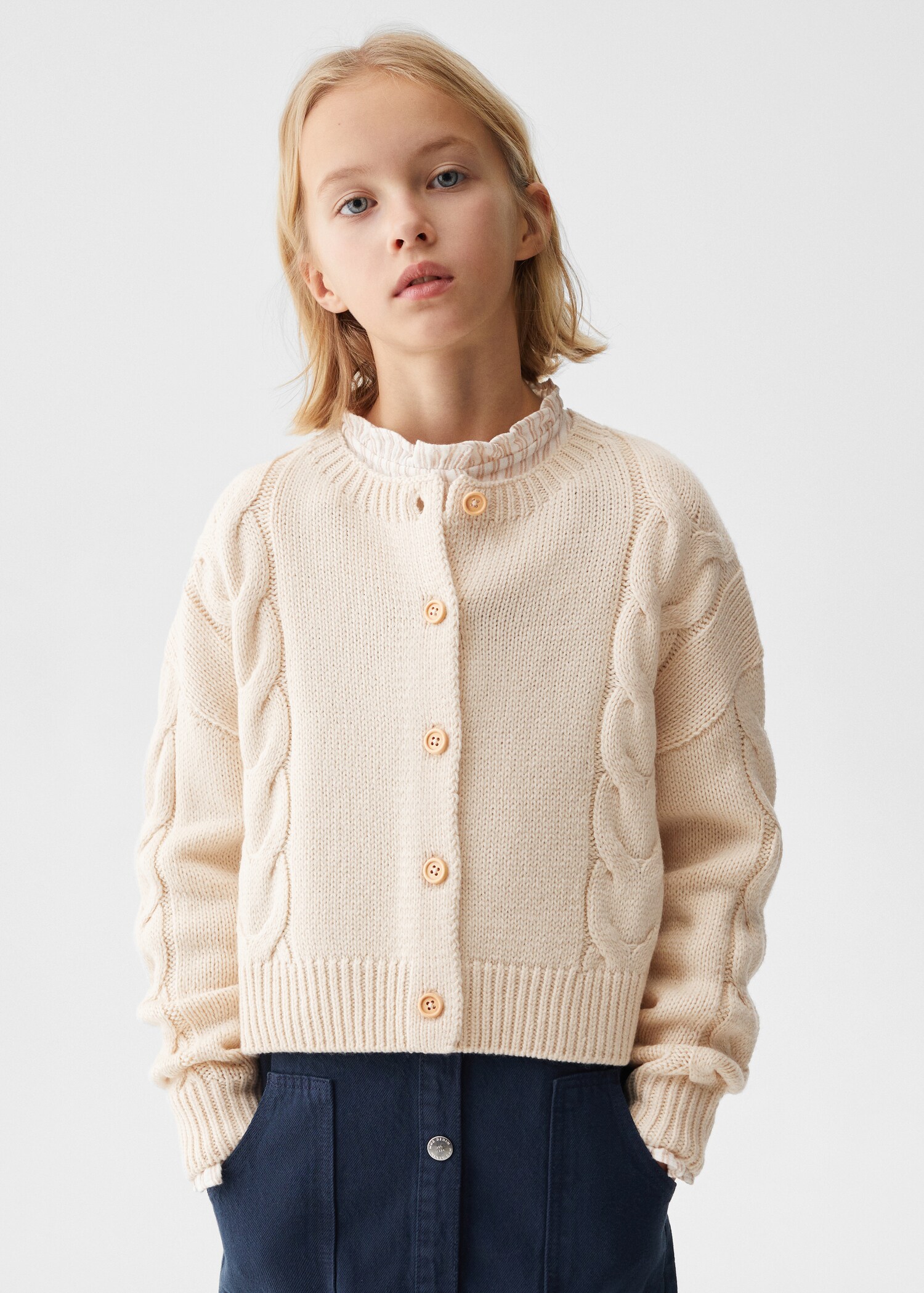 Cardigan mit Zopfmuster - Mittlere Ansicht