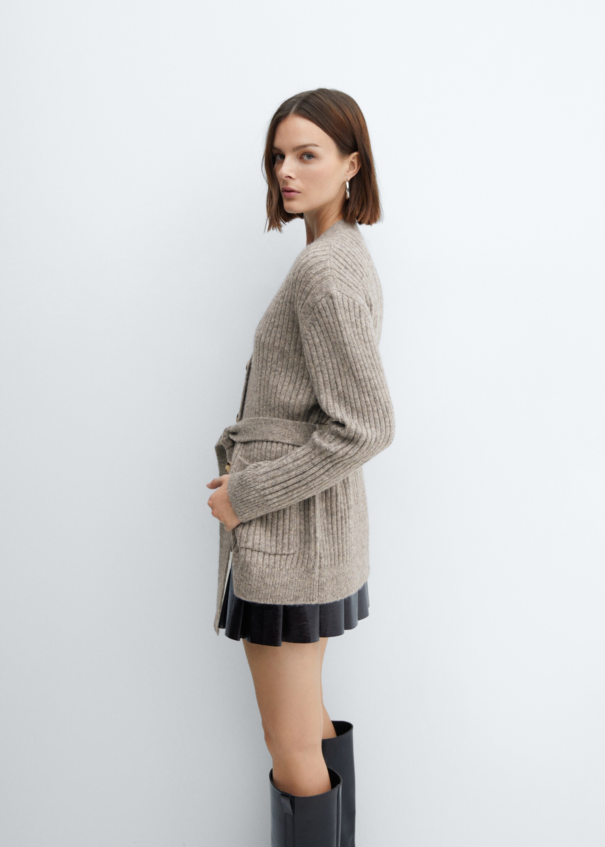 Buttoned ribbed cardigan - Details of the article 2, Grey. Ref: 67093268-00.