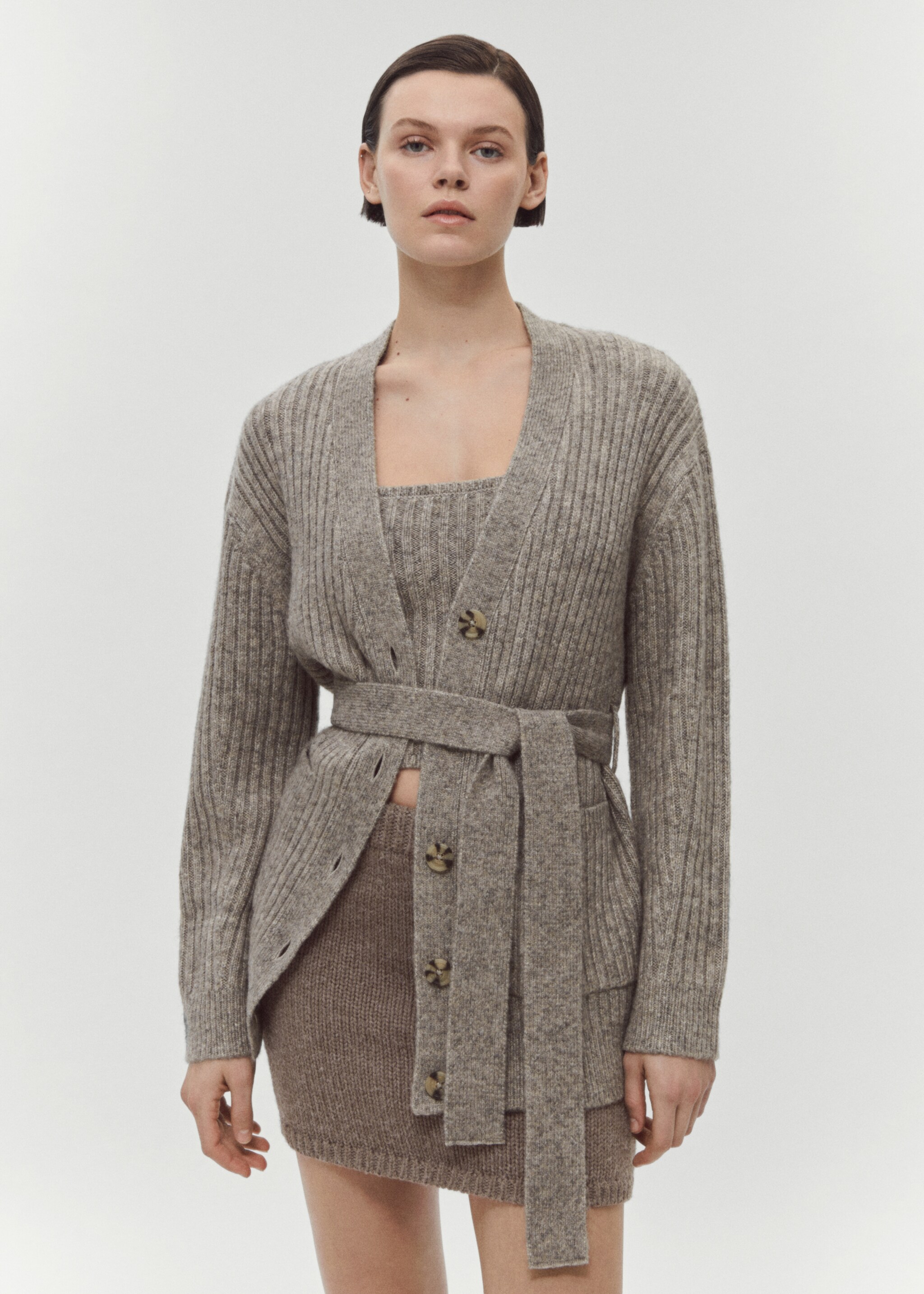 Buttoned ribbed cardigan - Details of the article 6, Grey. Ref: 67093268-00.