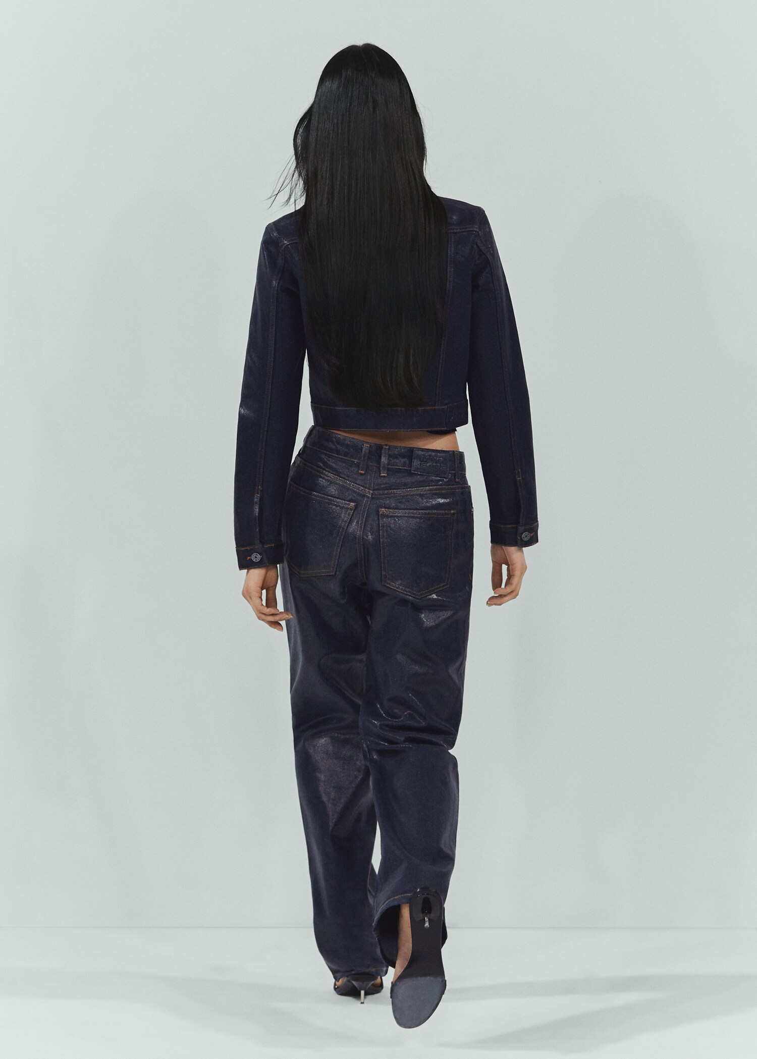 Strukturierte Jeans-Kurzjacke Foil - Rückseite des Artikels