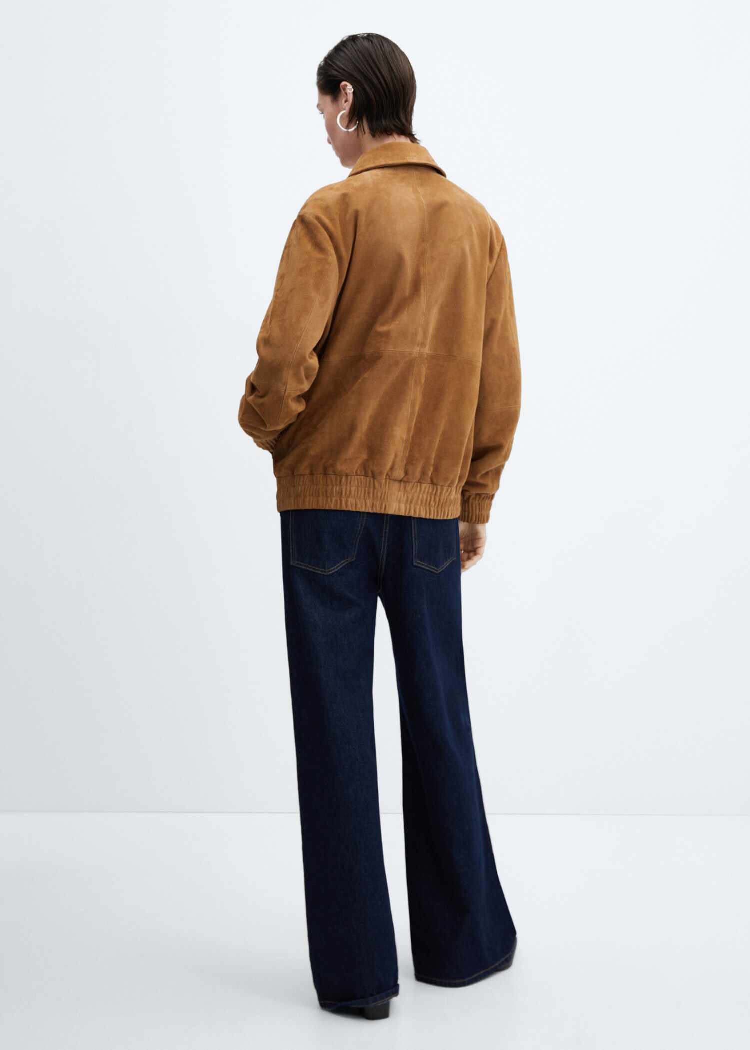 Leather bomber jacket - Reverse of the article