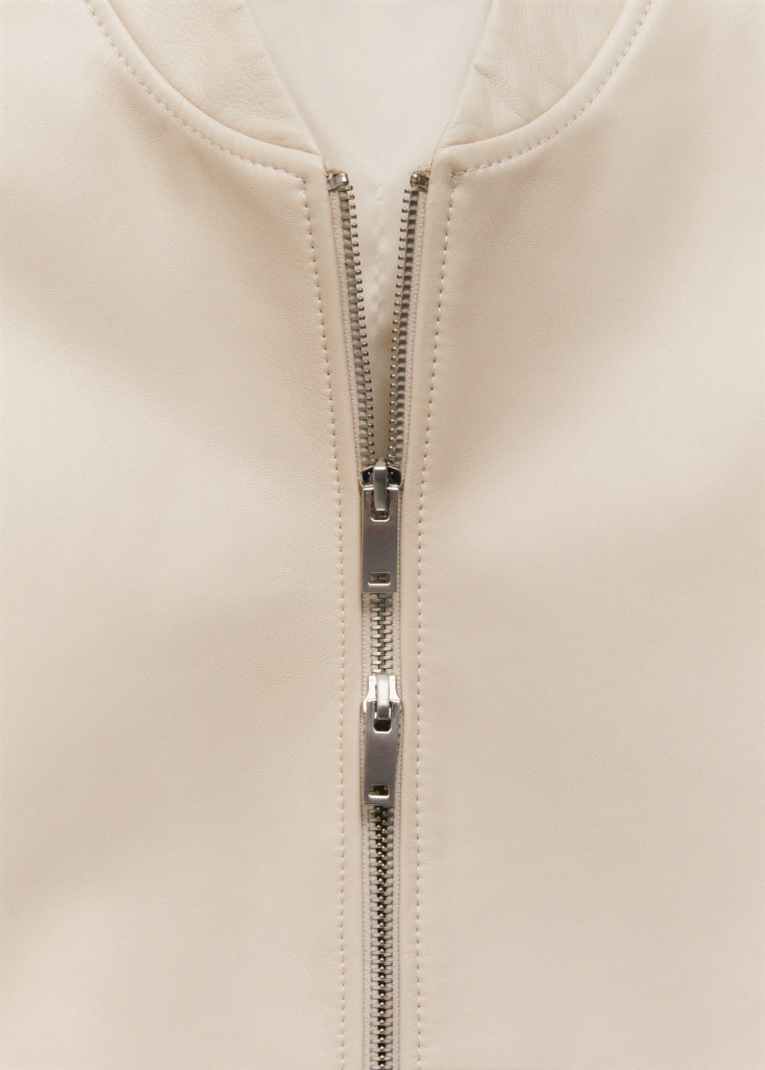 100% leather bomber jacket - Details of the article 8