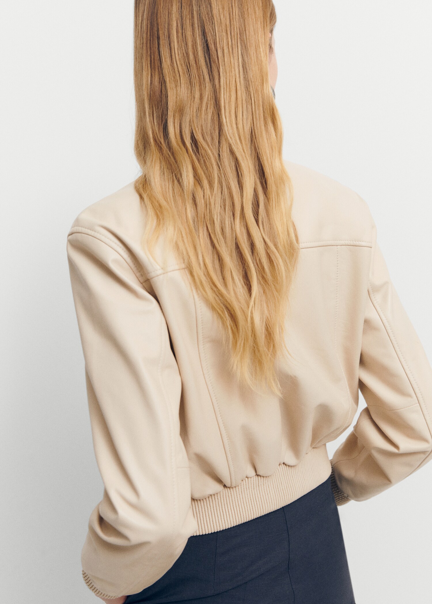 100% leather bomber jacket - Reverse of the article