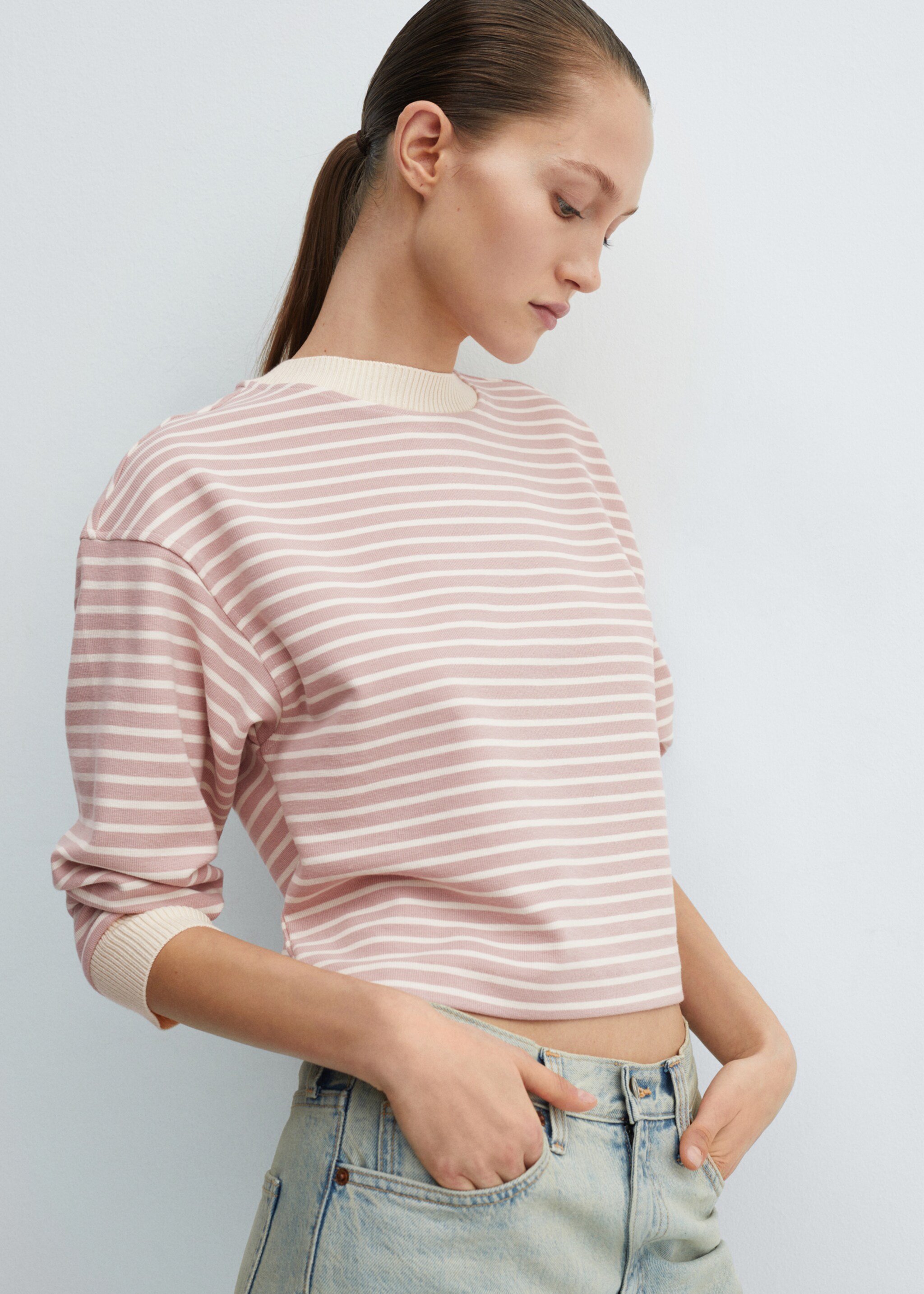 Bluza z dzianiny w paski - Plan średni