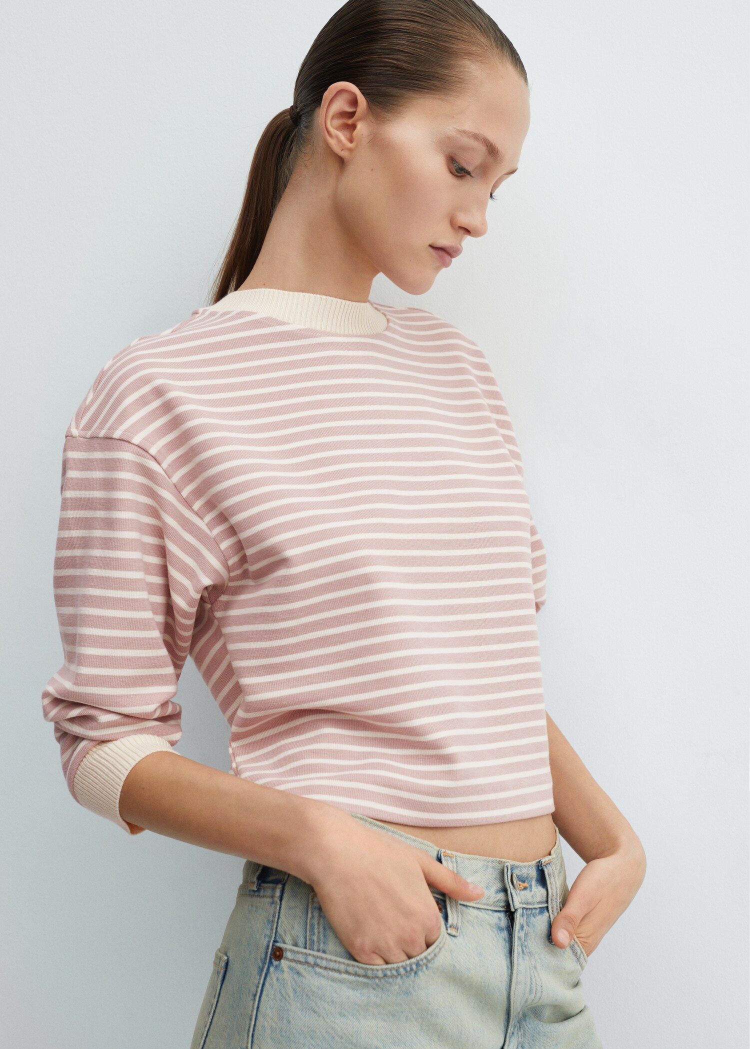 Gestreiftes Strick-Sweatshirt - Mittlere Ansicht
