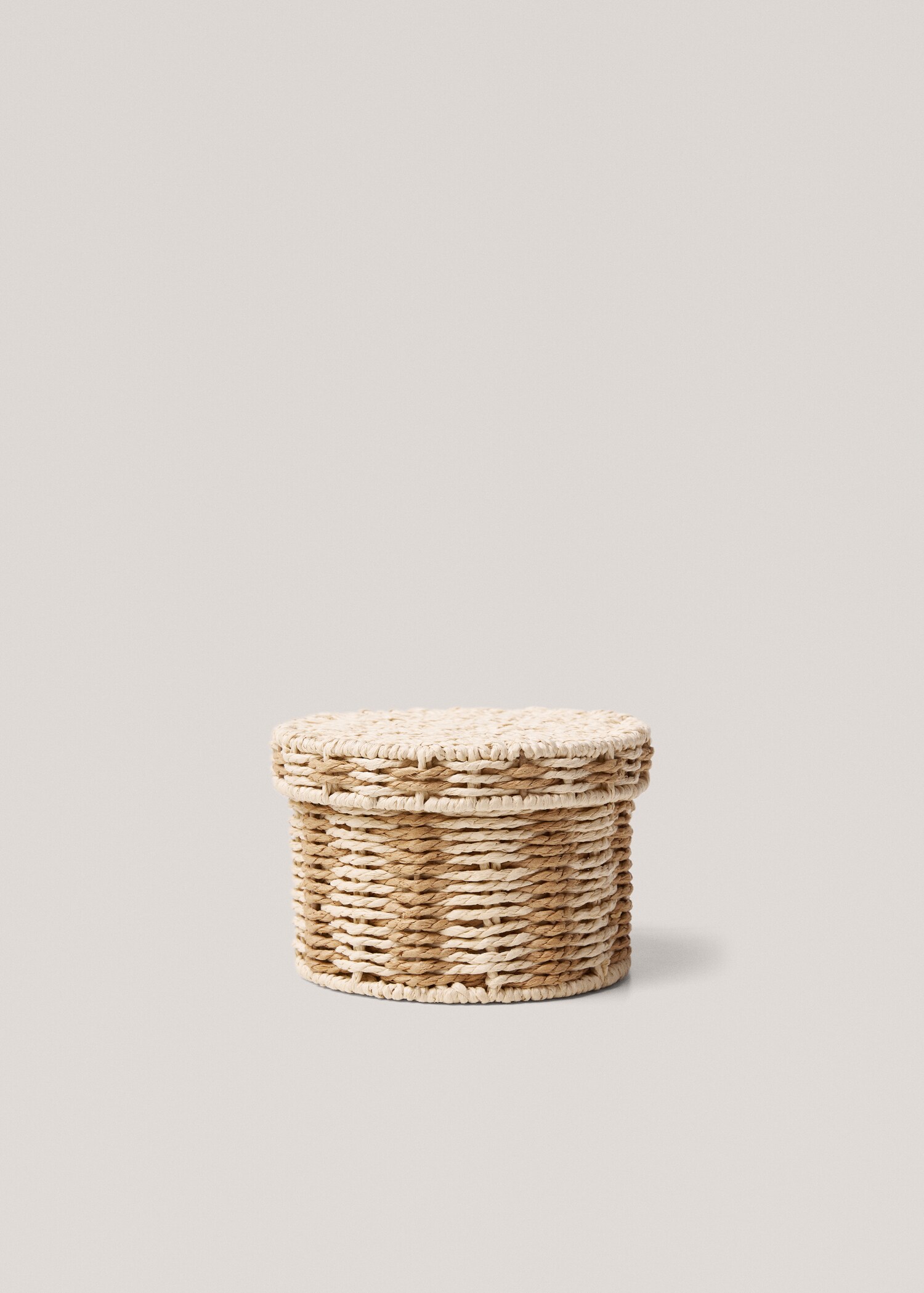 Paper box with interlaced design 18.5x18.5cm - Article without model