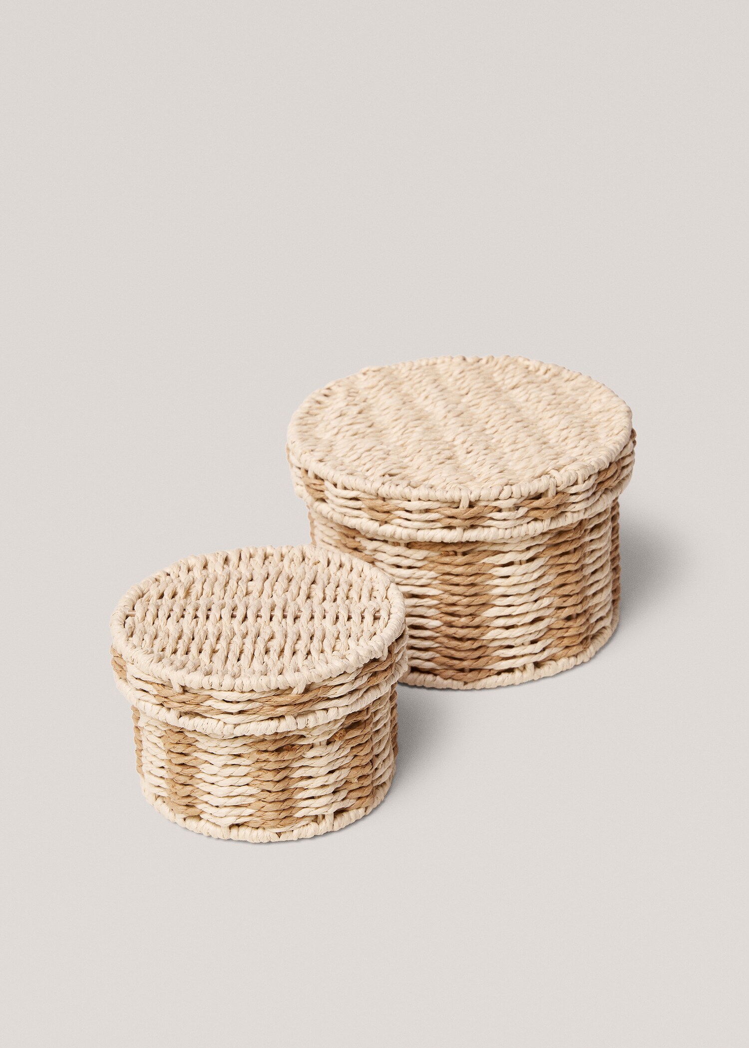 Paper box with interlaced design 18.5x18.5cm - Details of the article 3
