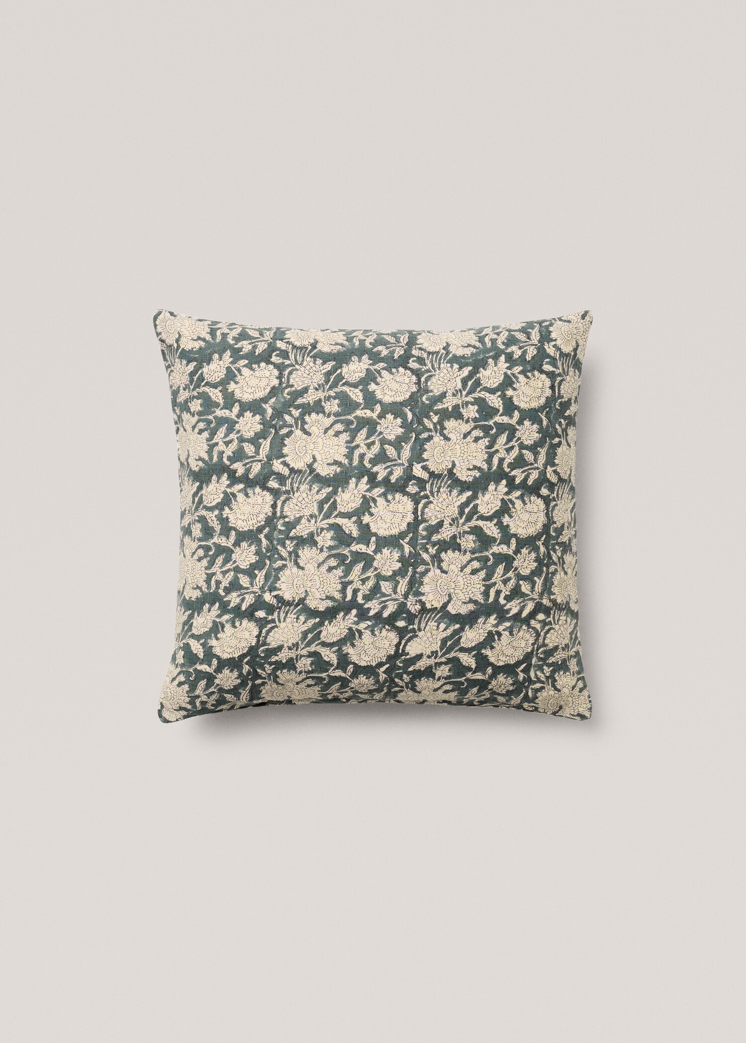 Flower embroidered cushion cover - Article without model