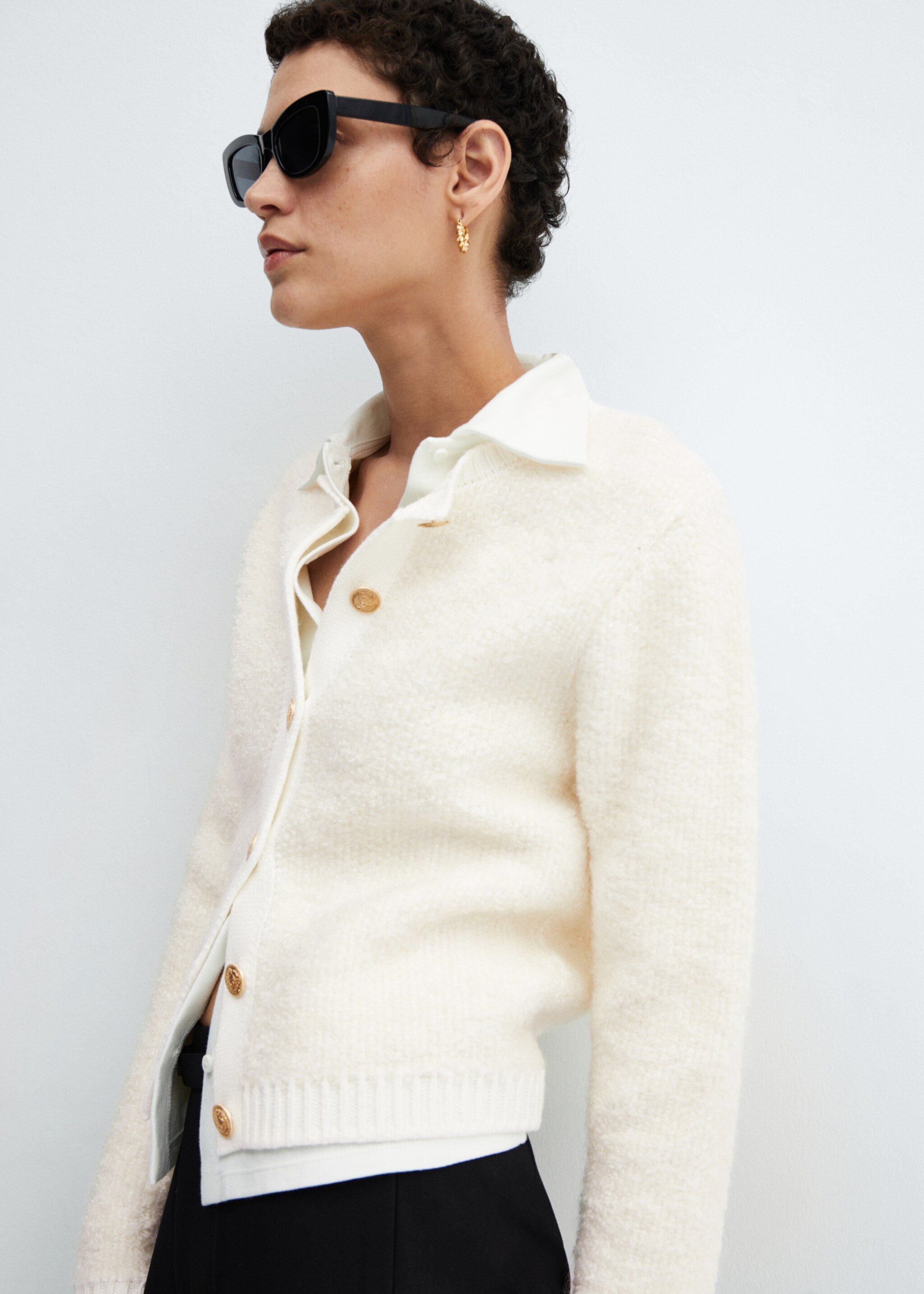 Knitted buttoned jacket - Details of the article 2, Off White. Ref: 67094061-00.