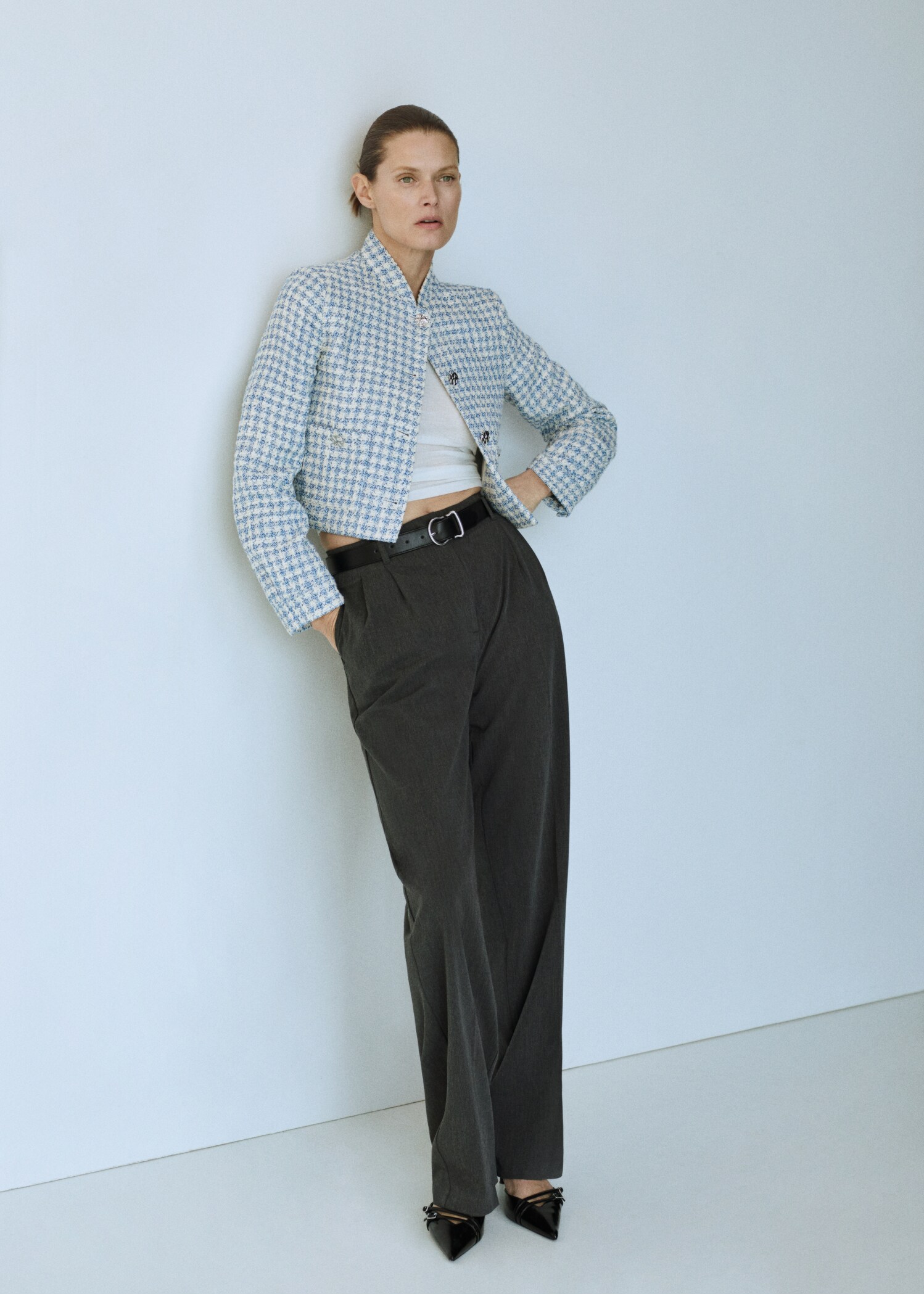 Tweed jacket with metal buttons - Details of the article 7