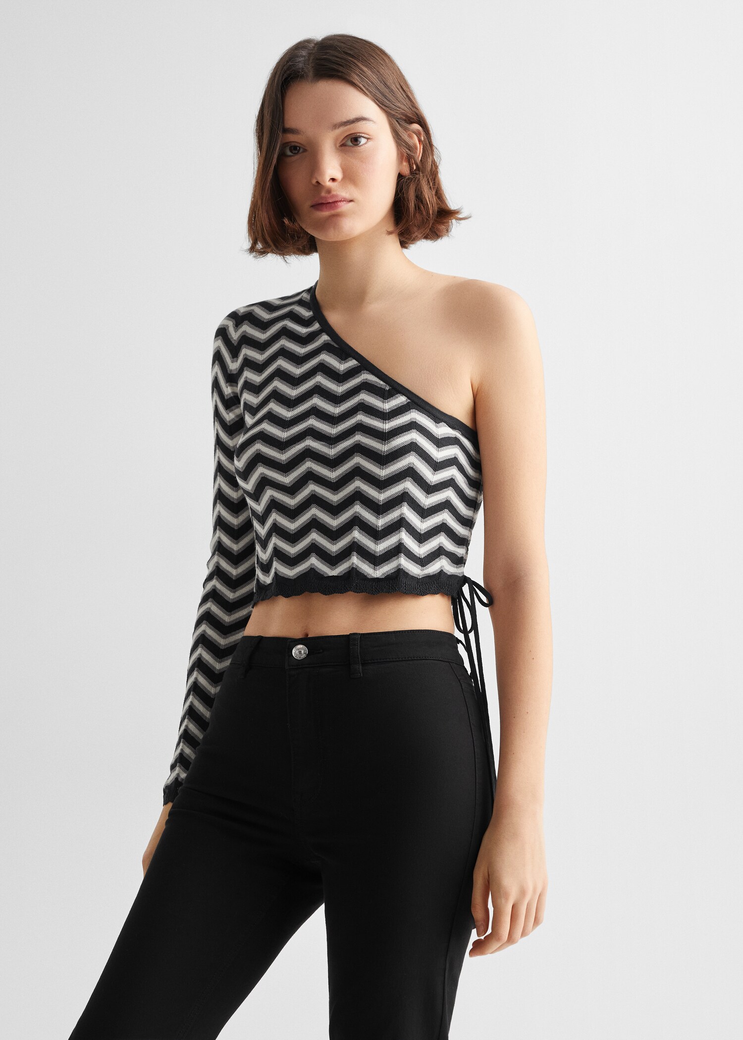 Asymmetric knit sweater - Medium plane