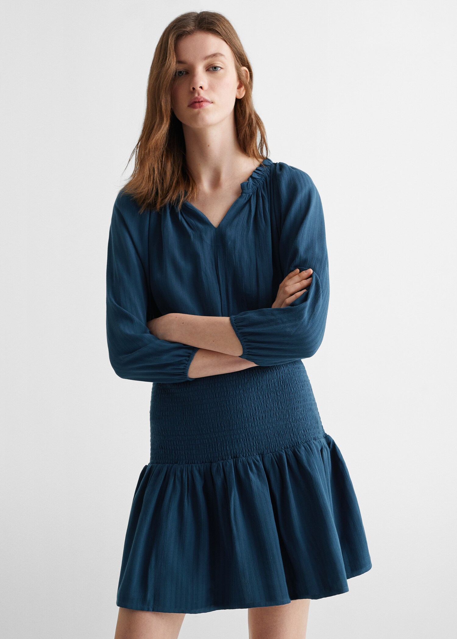 Robe froncée volants - Plan moyen