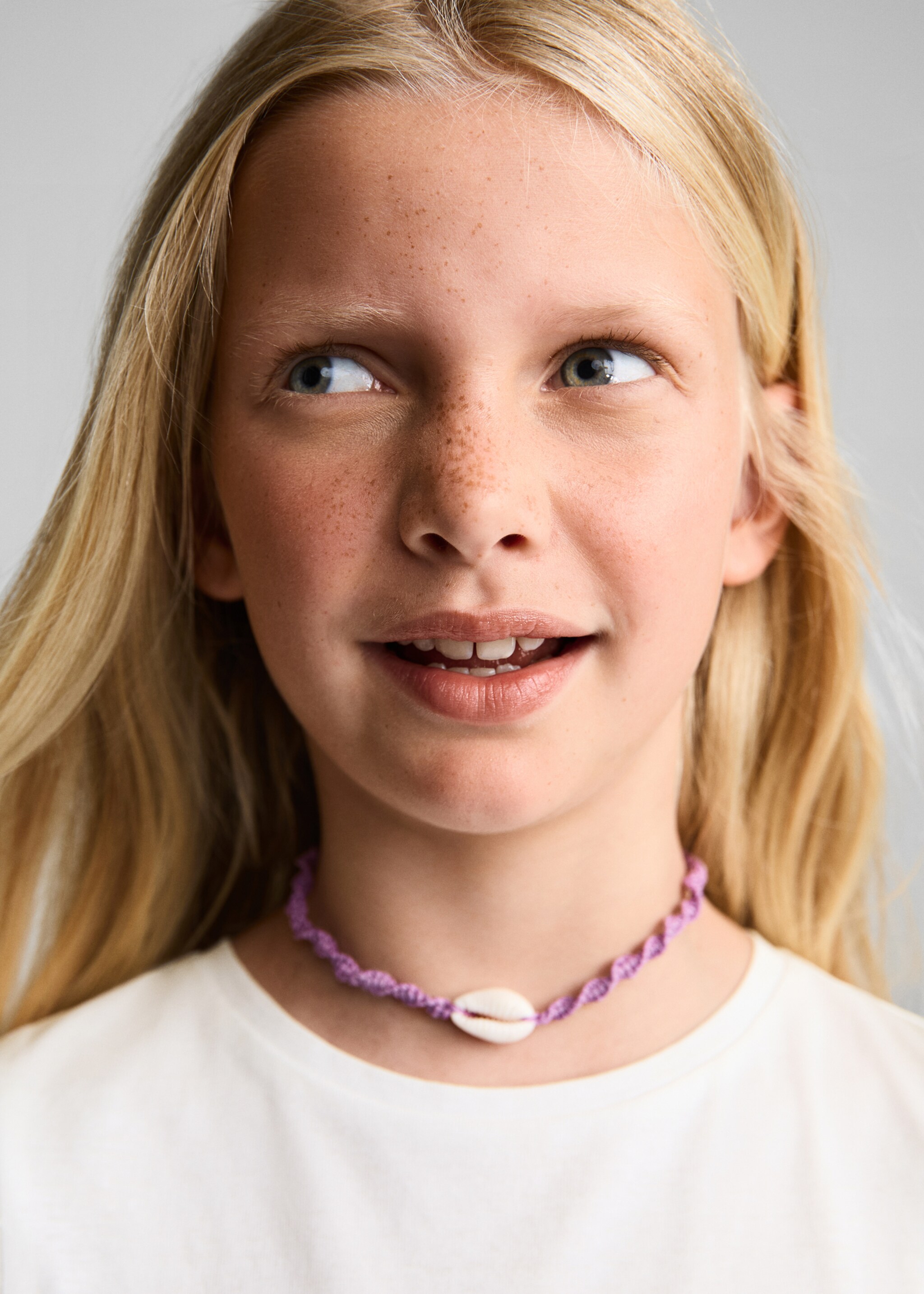 Short-sleeved ruffle t-shirt - Details of the article 1, Off White. Ref: 67094467-00.