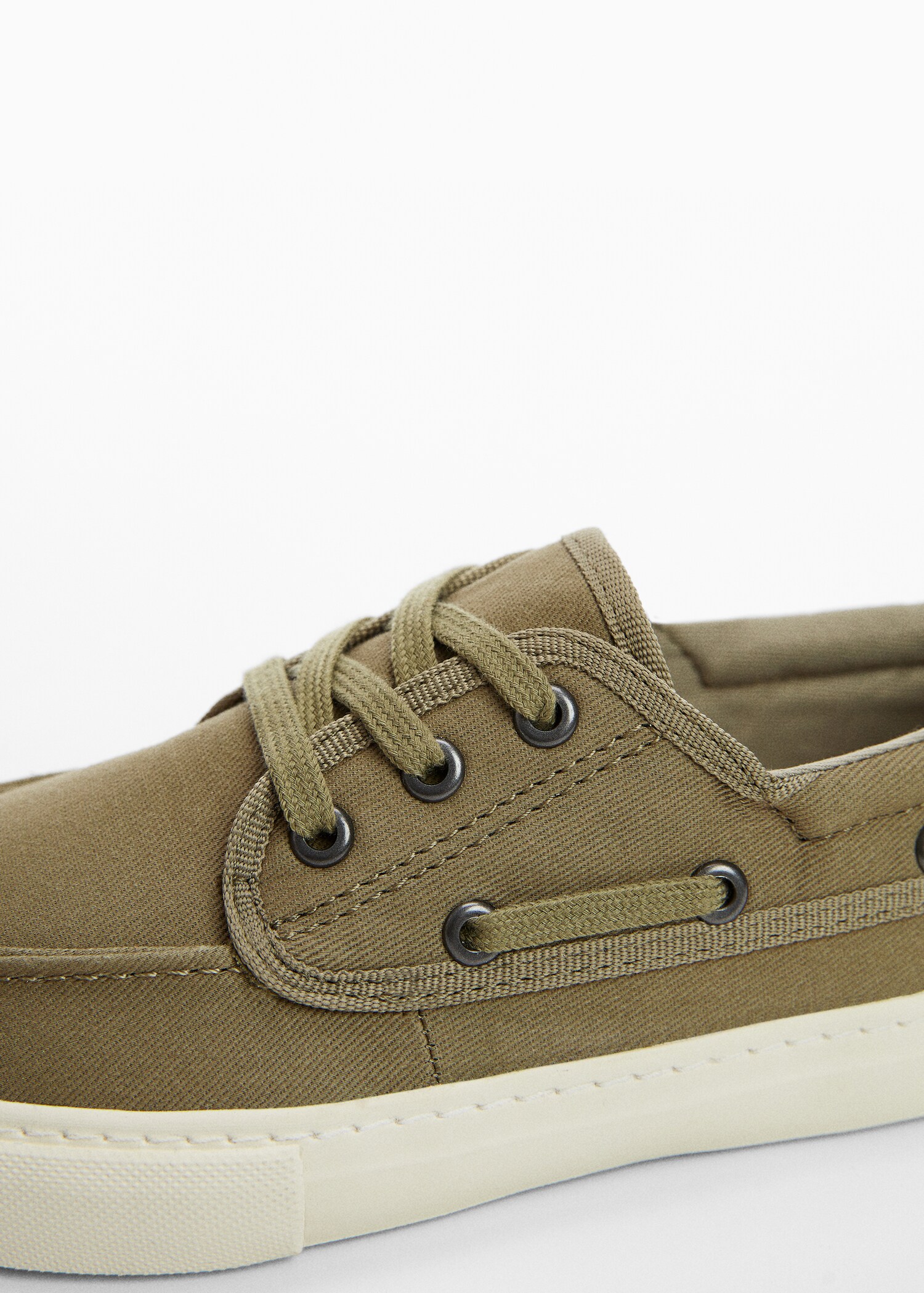 Bootsschuhe mit Schnürsenkel - Detail des Artikels 2