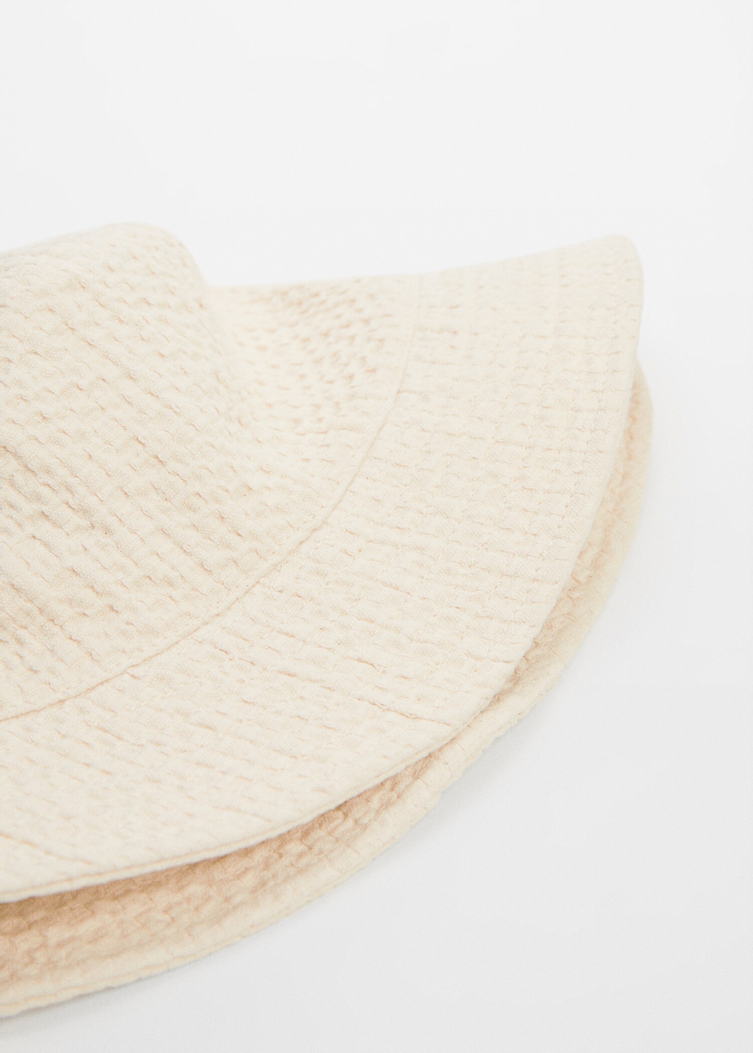 Gorro bucket textura - Plano medio