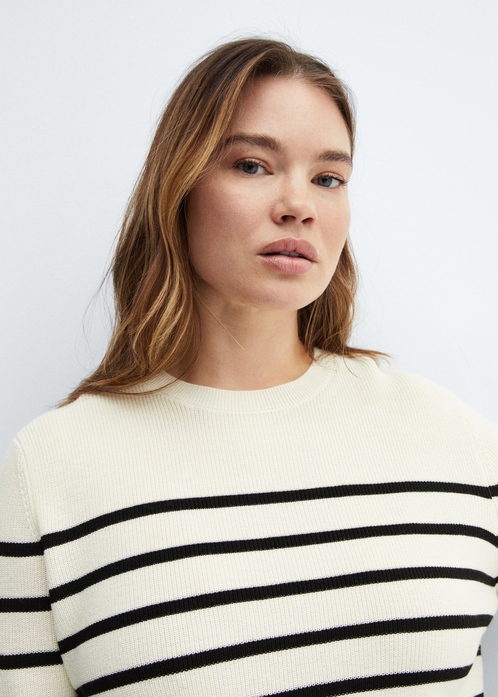Round-neck knitted sweater - Details of the article 4, Dark Navy. Ref: 67095735-00.