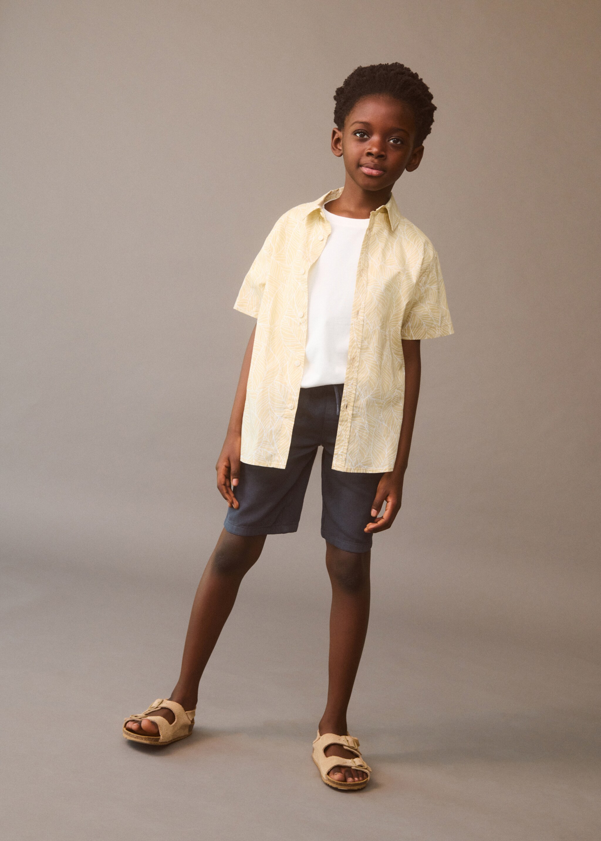 Buttoned printed shirt - Details of the article 5