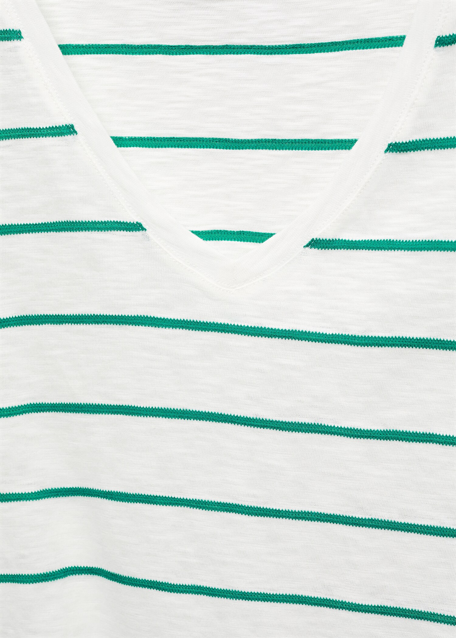 V-neck striped T-shirt - Details of the article 8