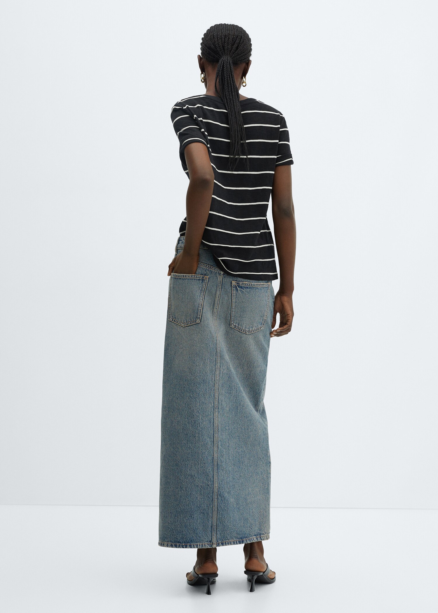 V-neck striped T-shirt - Reverse of the article