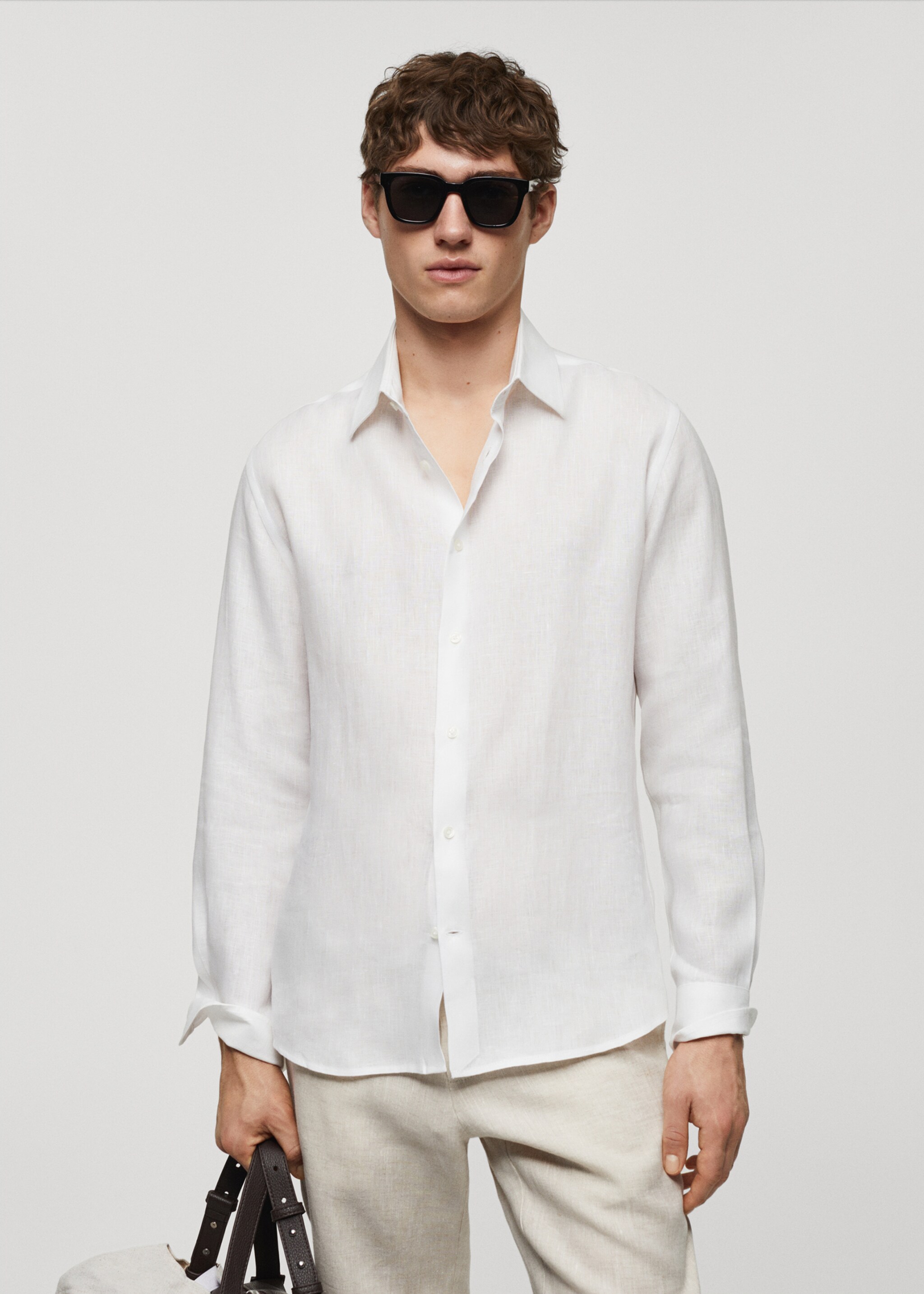 Regular-fit 100% linen shirt - Medium plane, White. Ref: 67096311-00.