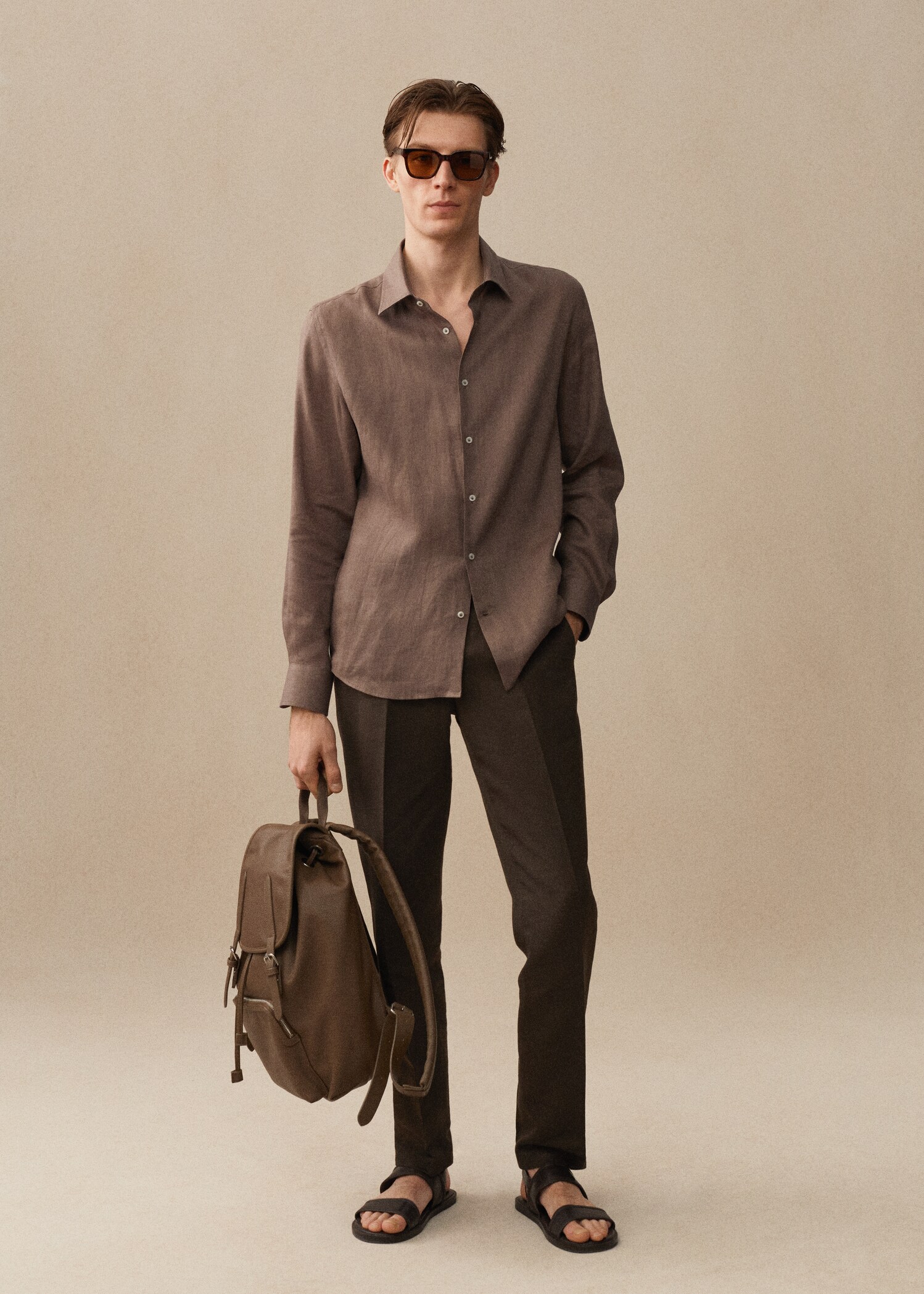 Regular-fit 100% linen shirt - Details of the article 6