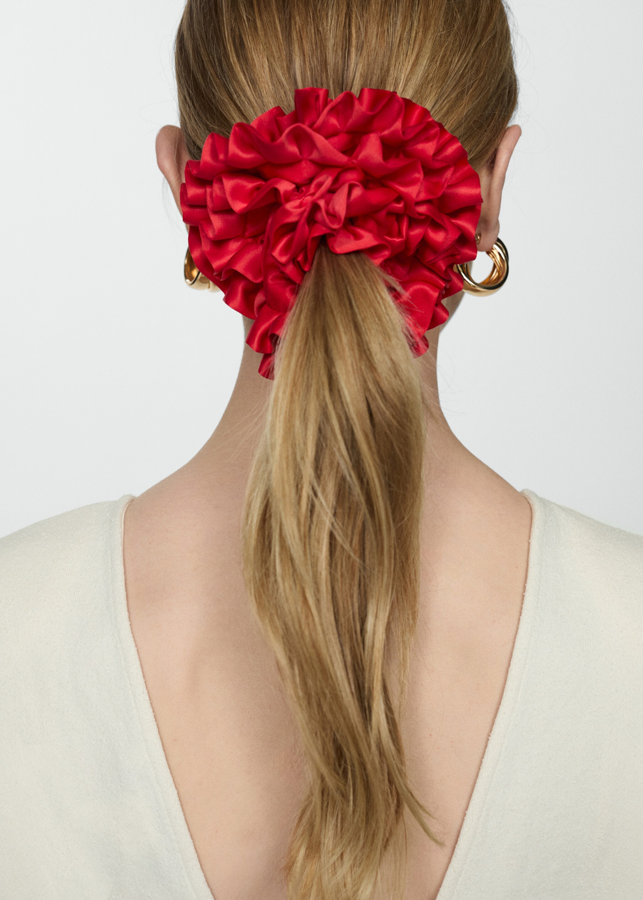 Maxi-flower scrunchie - Details of the article 9, Red. Ref: 67096315-00.
