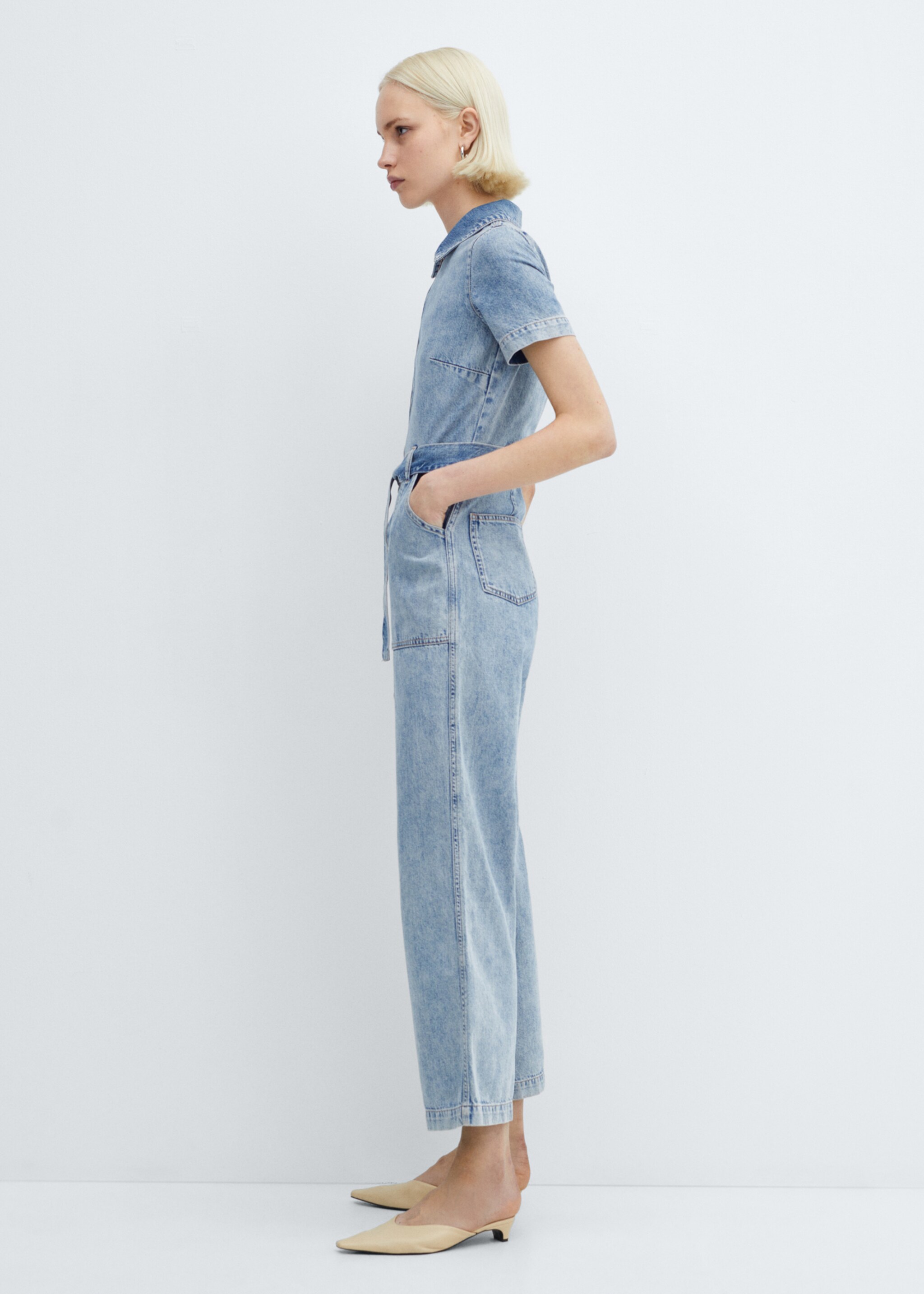 Kurzärmliger Jeans-Jumpsuit - Detail des Artikels 2