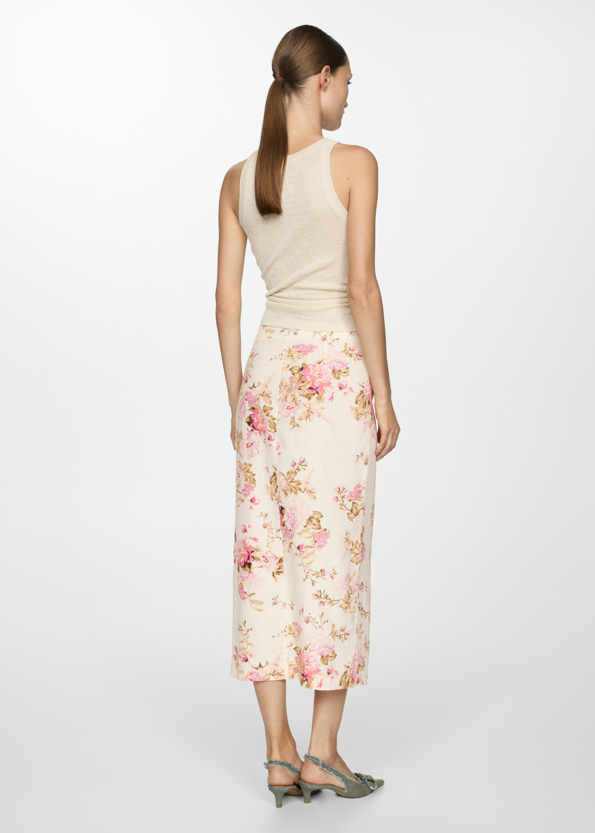 Linen skirt with slit - Reverse of the article, Ecru. Ref: 67097110-00.