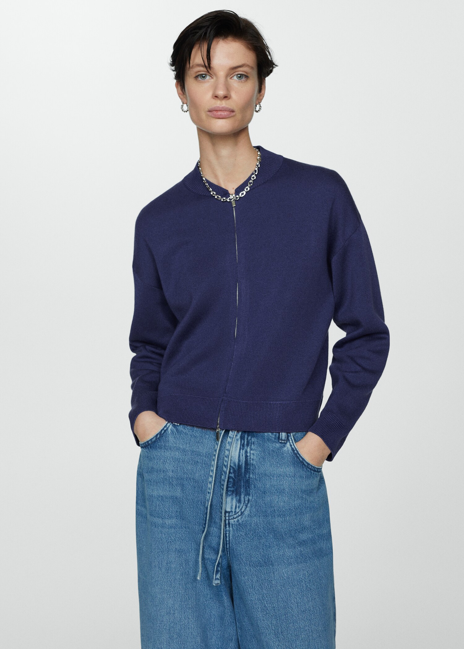 Strickjacke mit Reißverschluss - Mittlere Ansicht