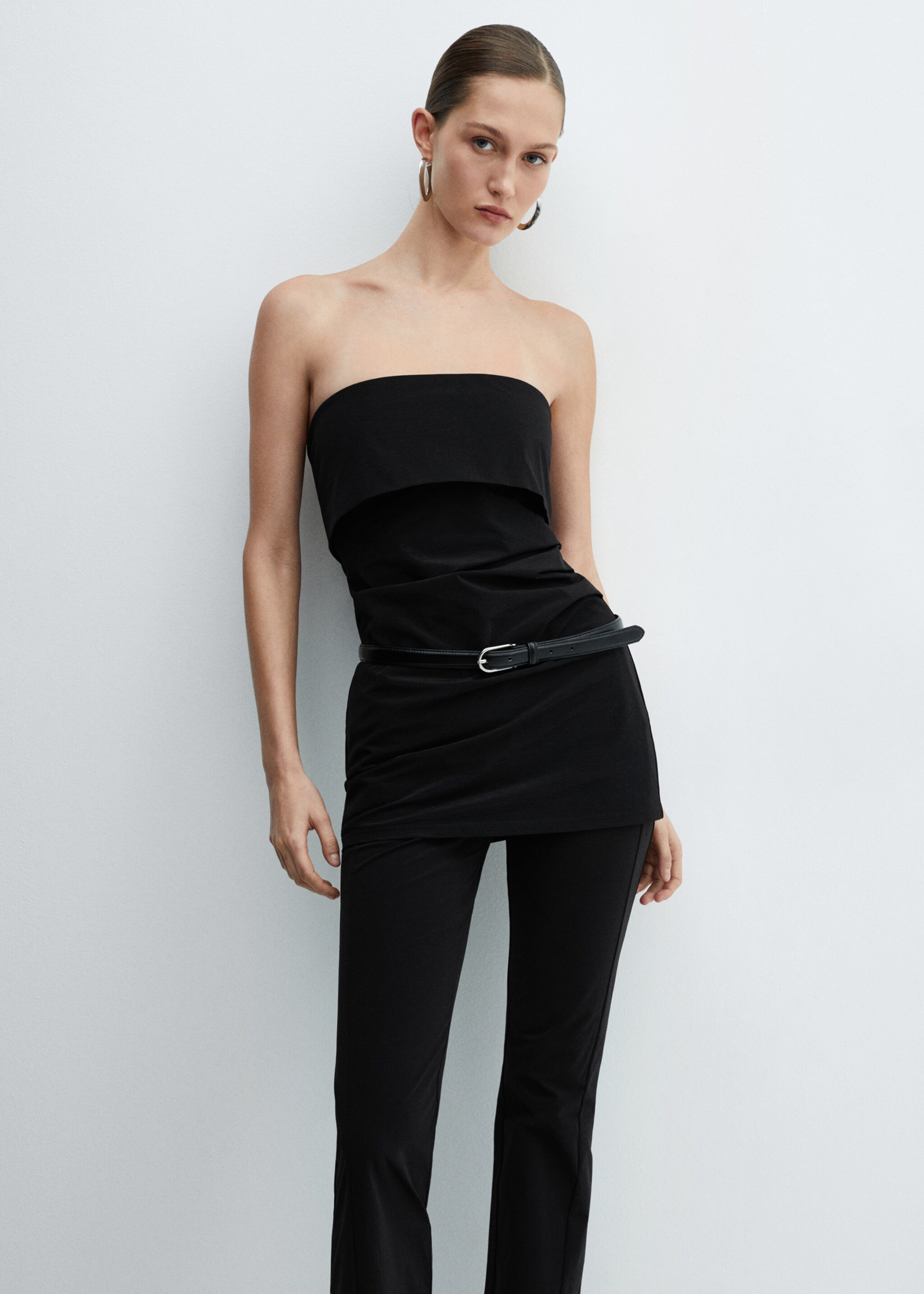 Pantaloni diritti vita alta - Piano medio