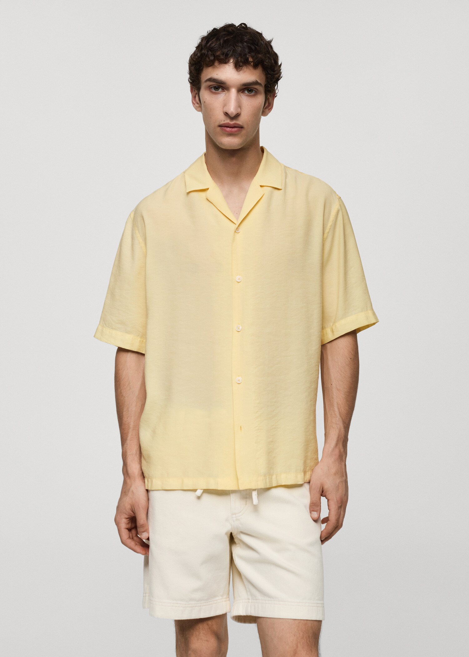 Camisa modal cuello bowling - Plano medio
