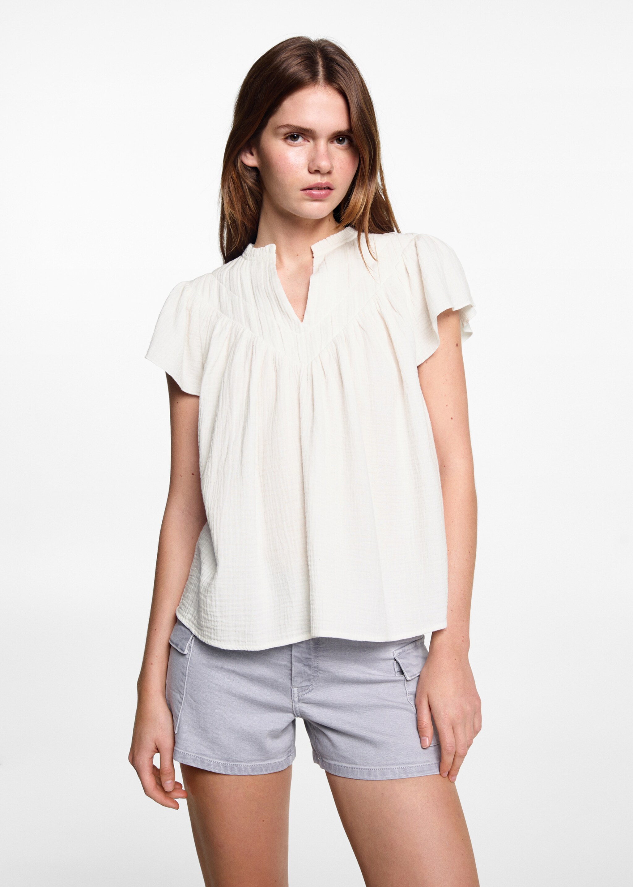 Bluse aus Crinkle-Baumwoll-Gaze - Mittlere Ansicht, Cremeweiß. Ref: 67097713-00.