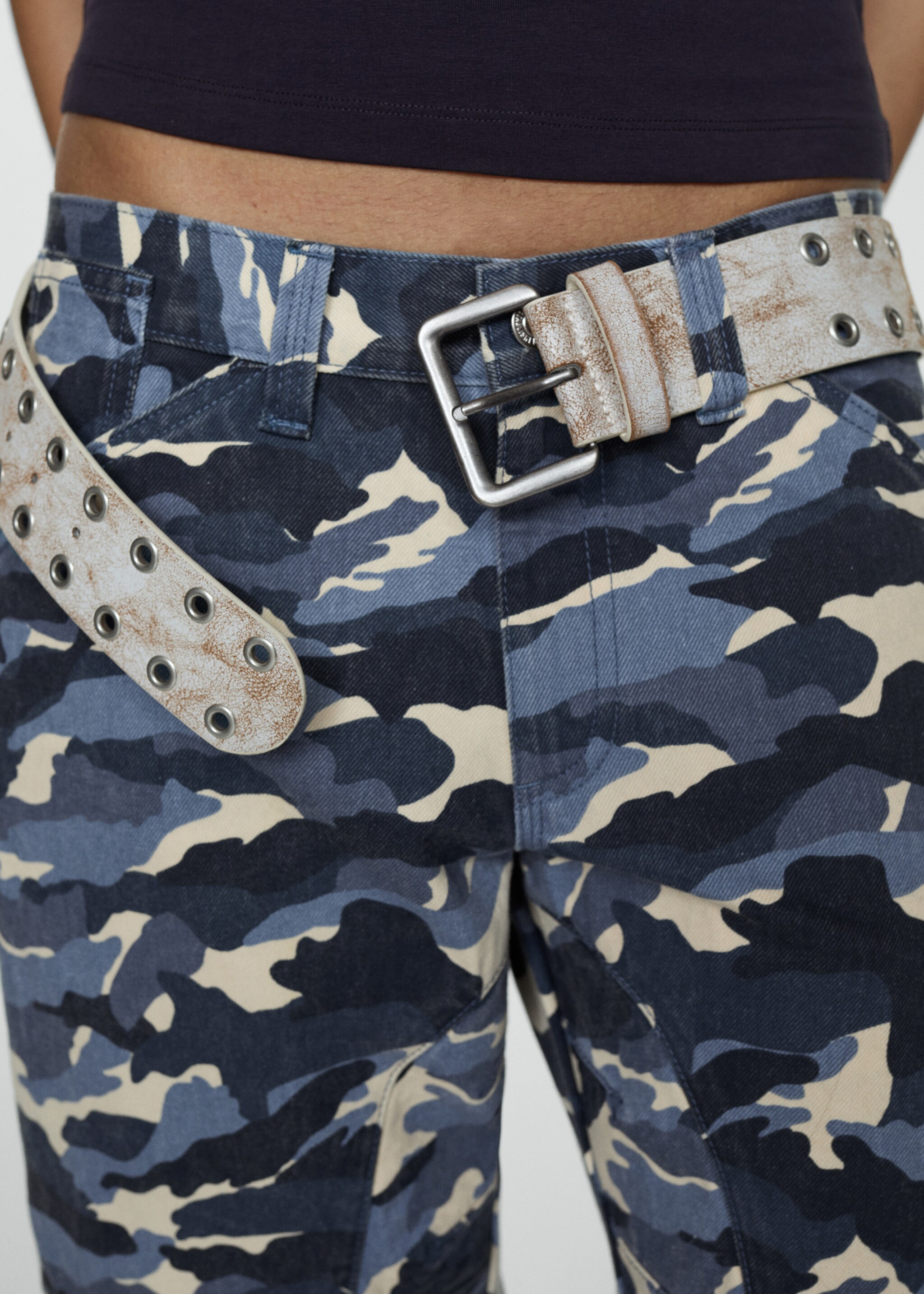 Jeans-Bermudashorts mit Tarnmuster - Detail des Artikels 6