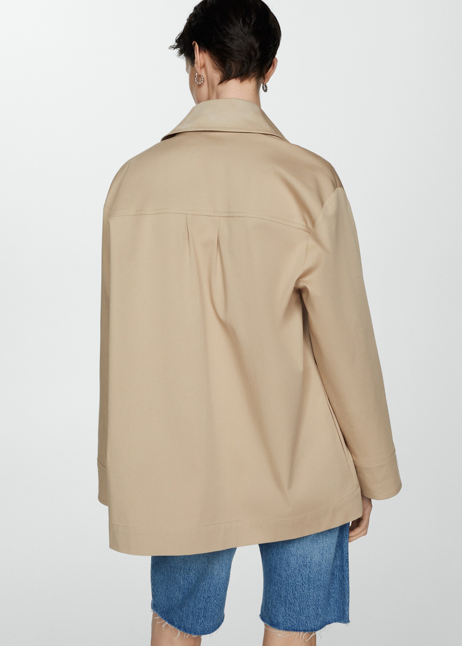 Oversized Overshirt mit Taschen - Rückseite des Artikels