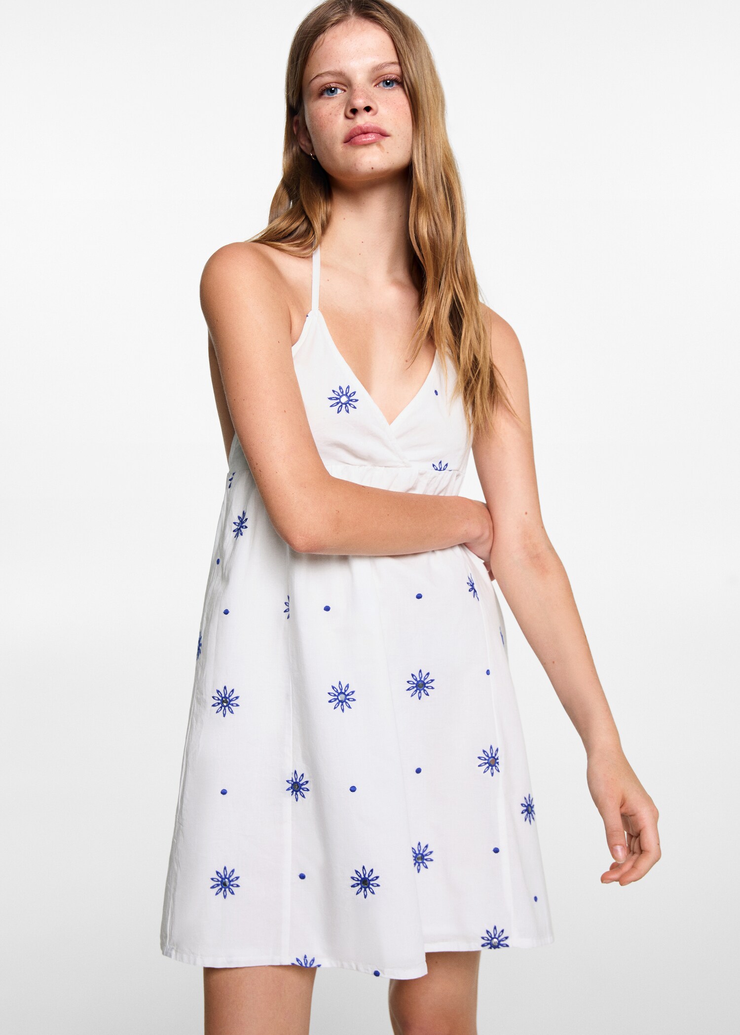Besticktes Kleid mit Spiegelverzierung - Mittlere Ansicht
