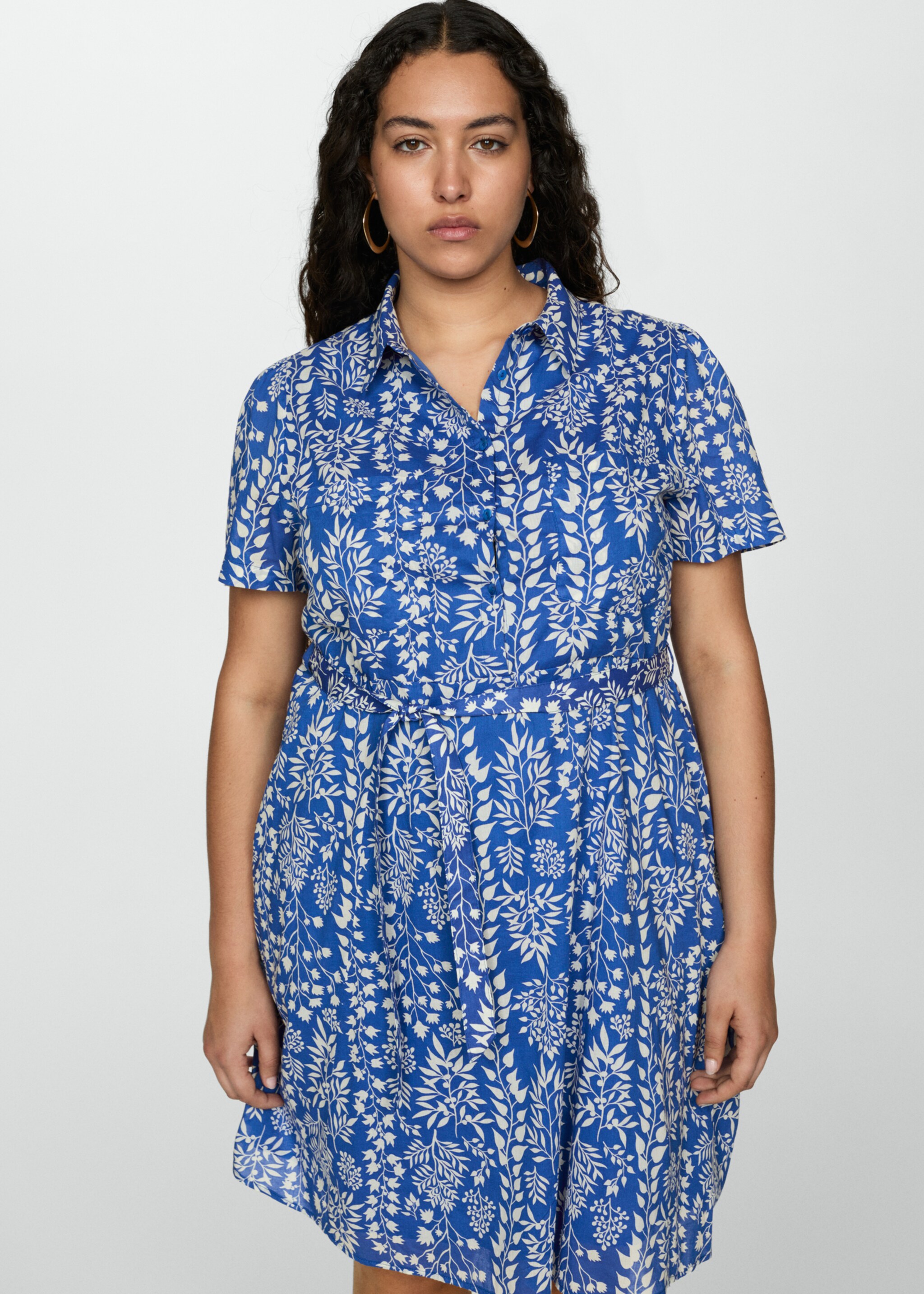 Bedrucktes Kleid mit Taillenband - Detail des Artikels 5