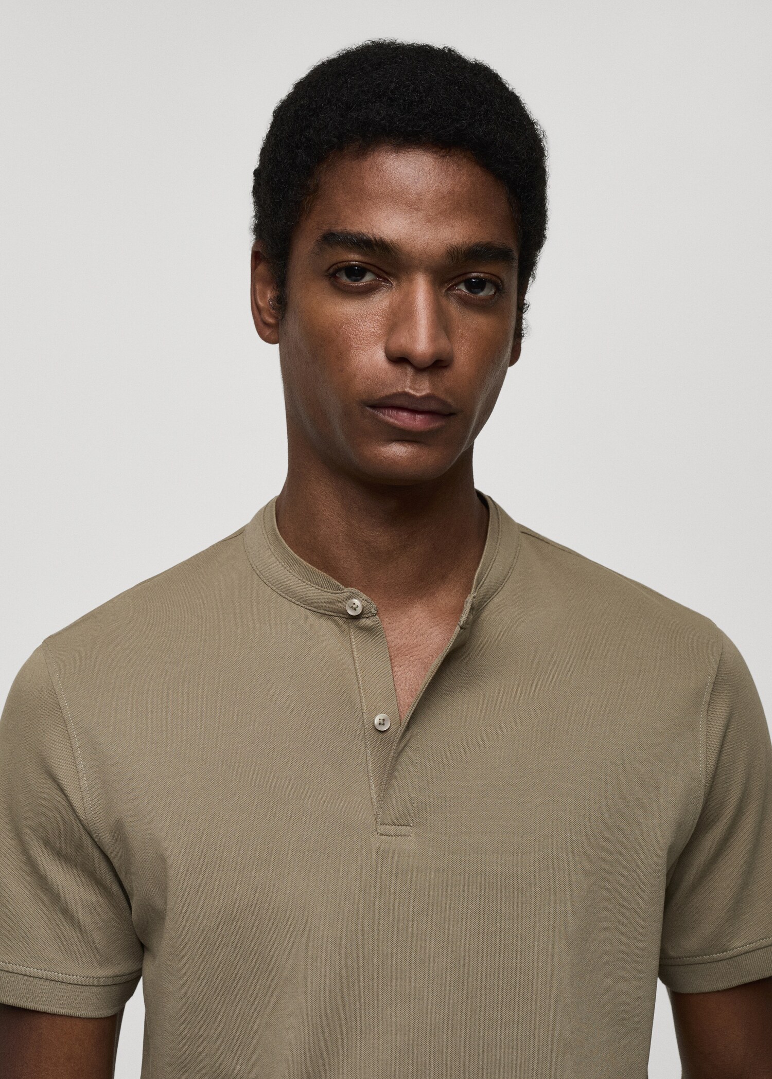 Cotton pique polo shirt with mao collar - Details of the article 1