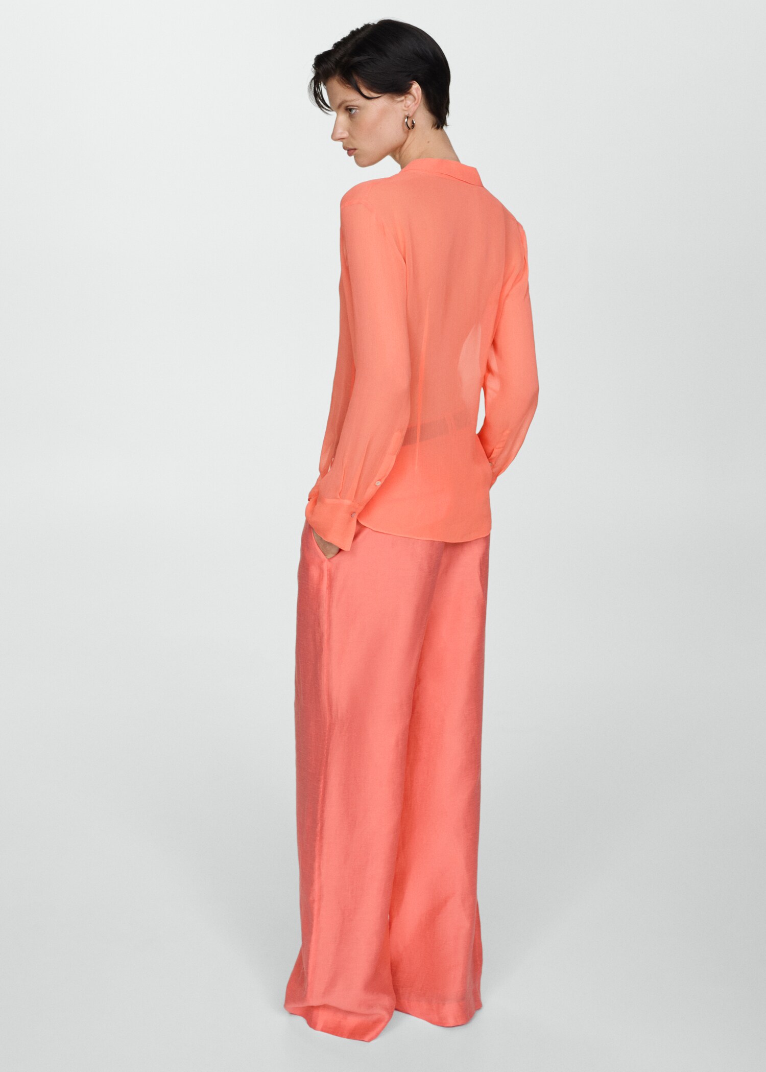 Chemise semi-transparente boutons - Verso de l’article