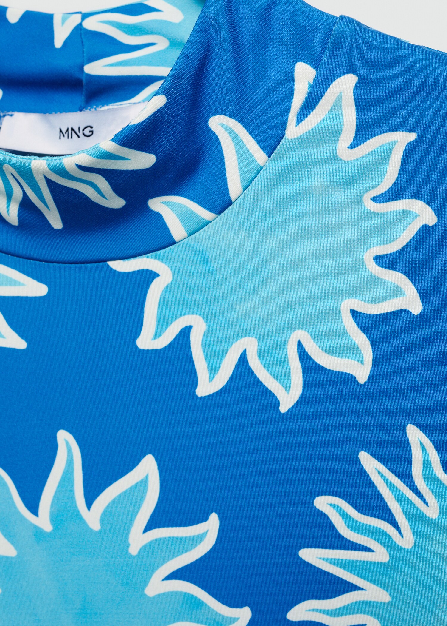 Short-sleeved printed t-shirt - Details of the article 8