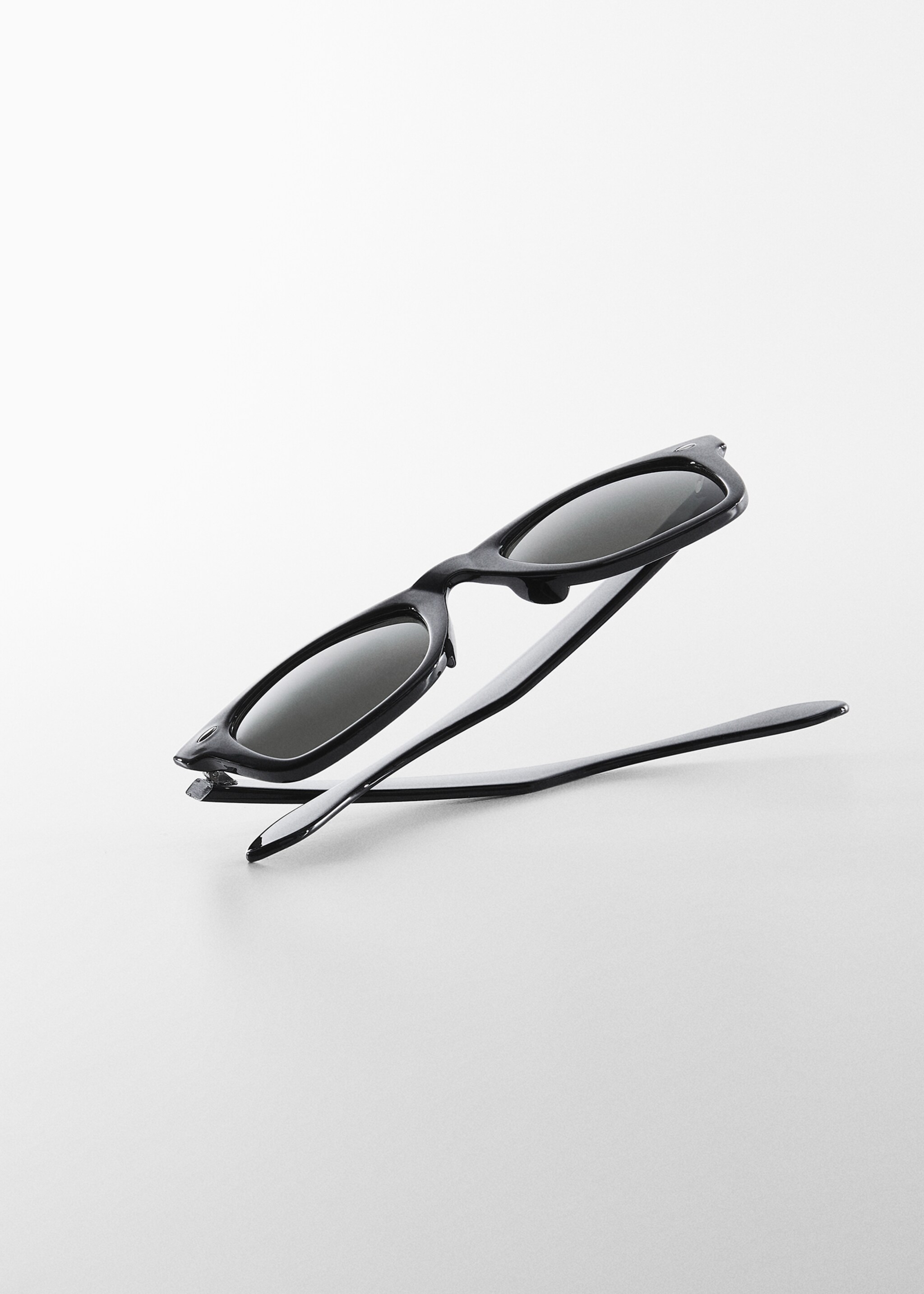 Sonnenbrille mit Azetatfassung - Detail des Artikels 5, Schwarz. Ref: 67115140-00.