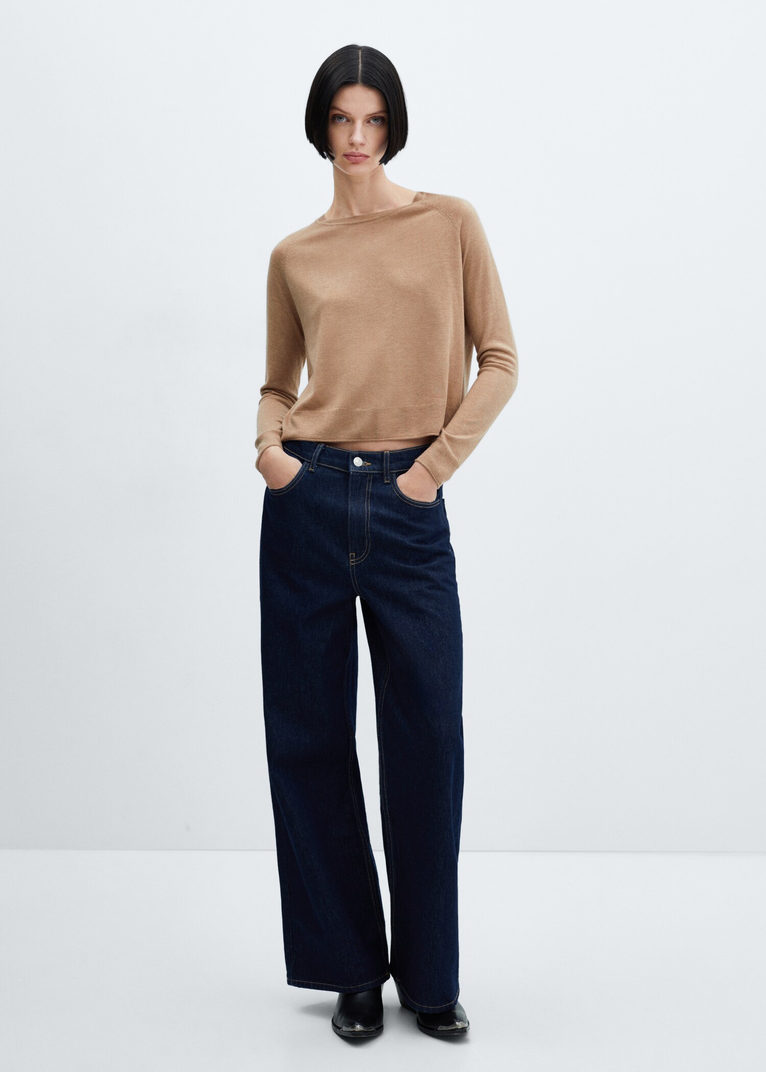 Fine-knit crew-neck sweater - General plane