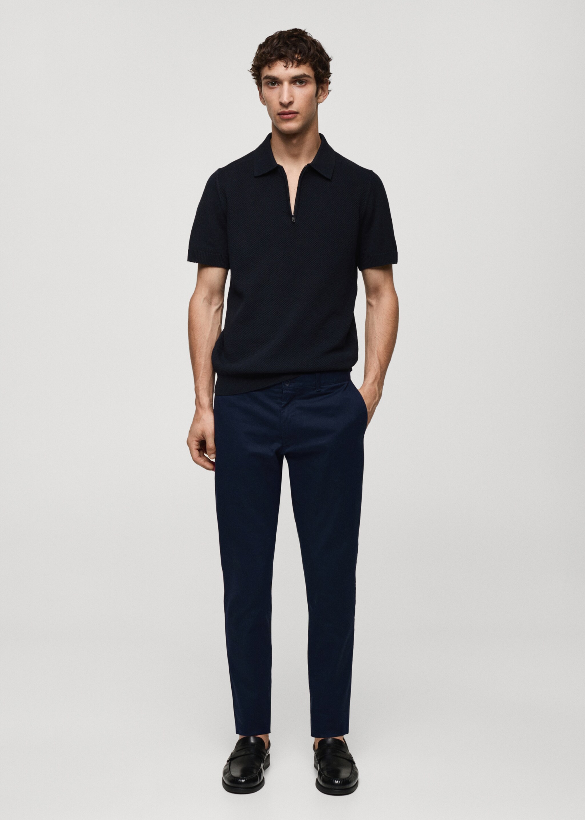 Pantaloni chino slim fit din serj - Plan general
