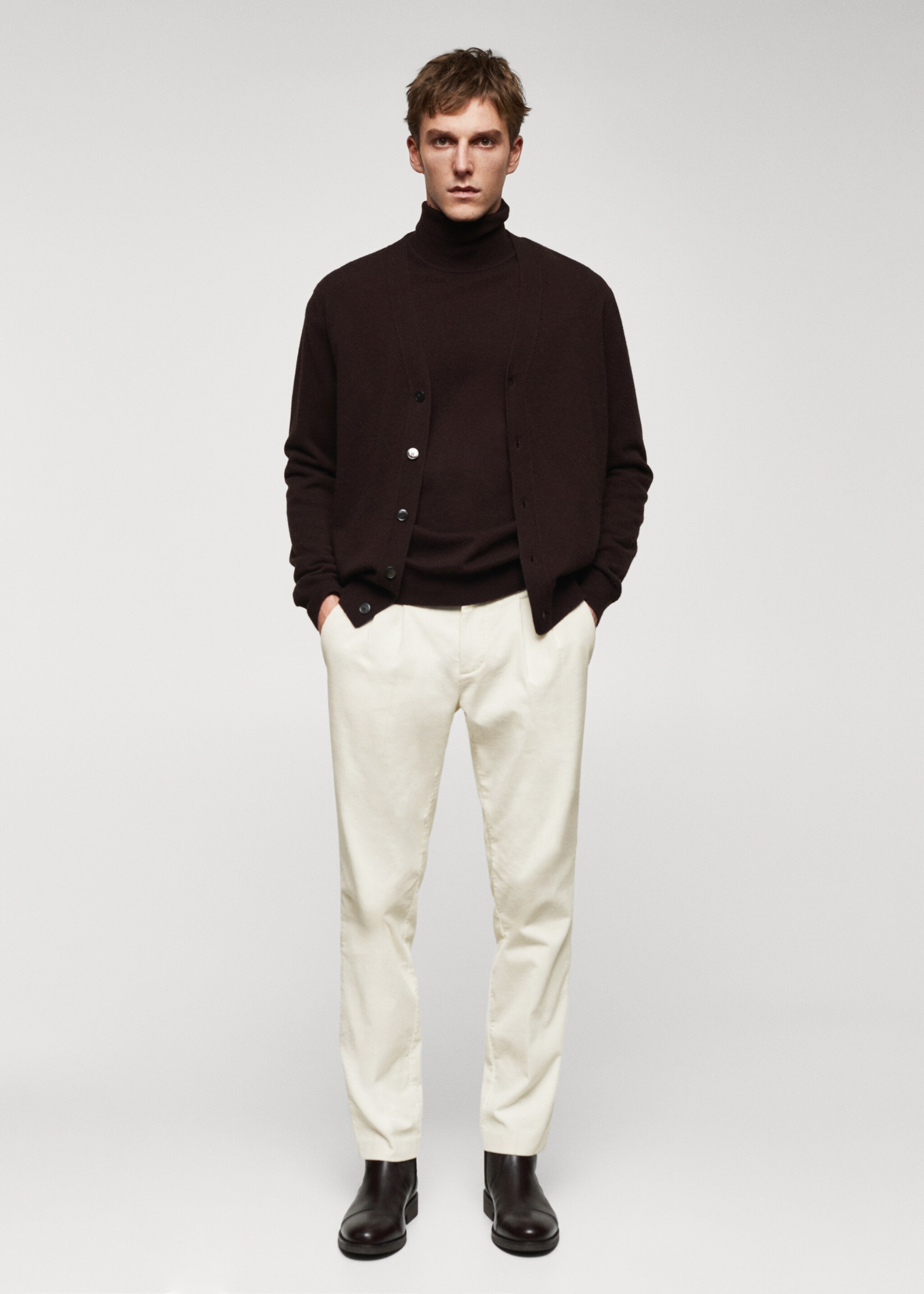Pleated corduroy trousers - General plane
