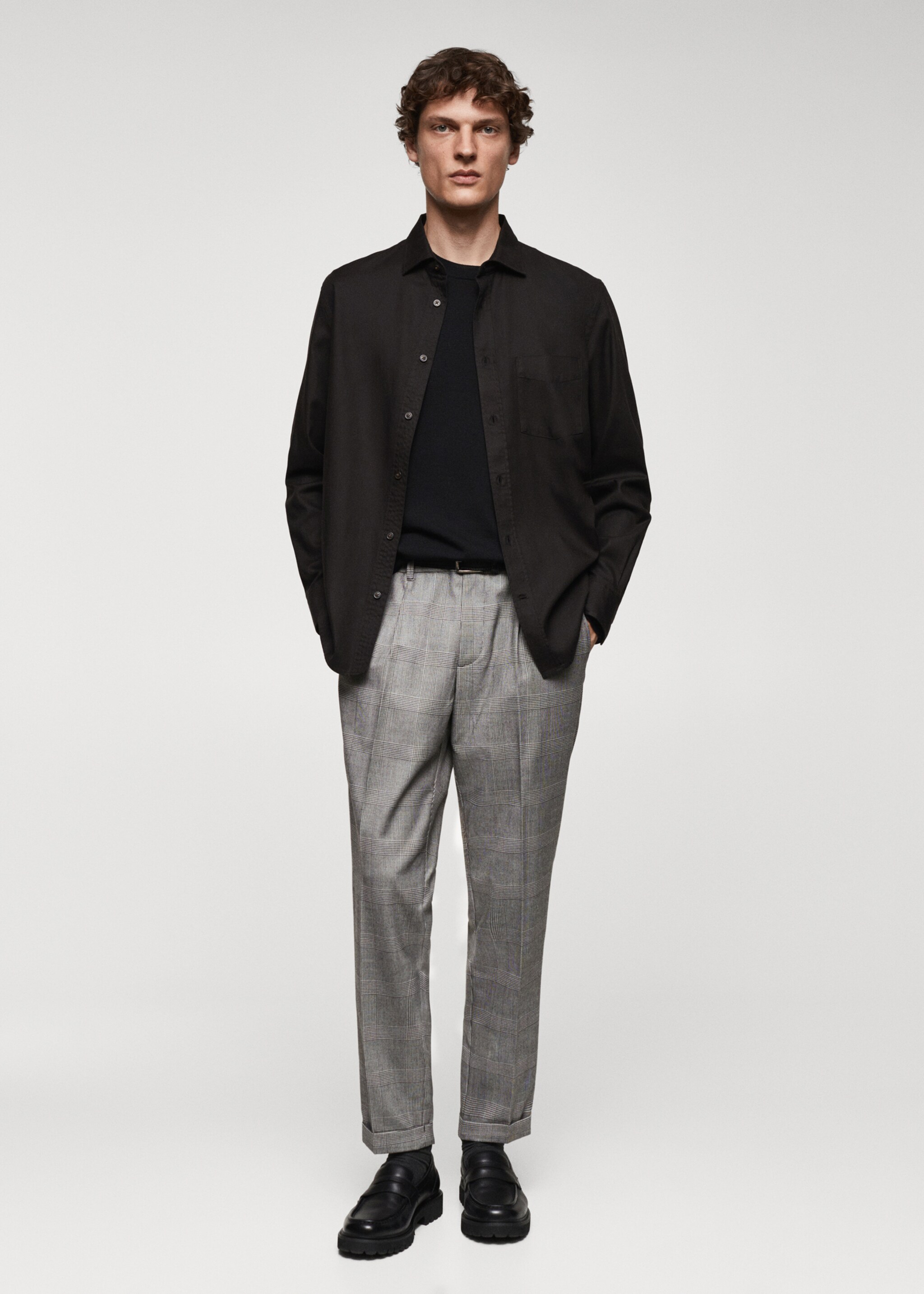 Check pleated trousers - General plane