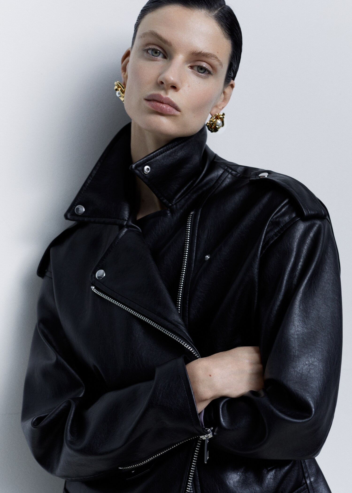 Pearl decoration flower earrings - General plane