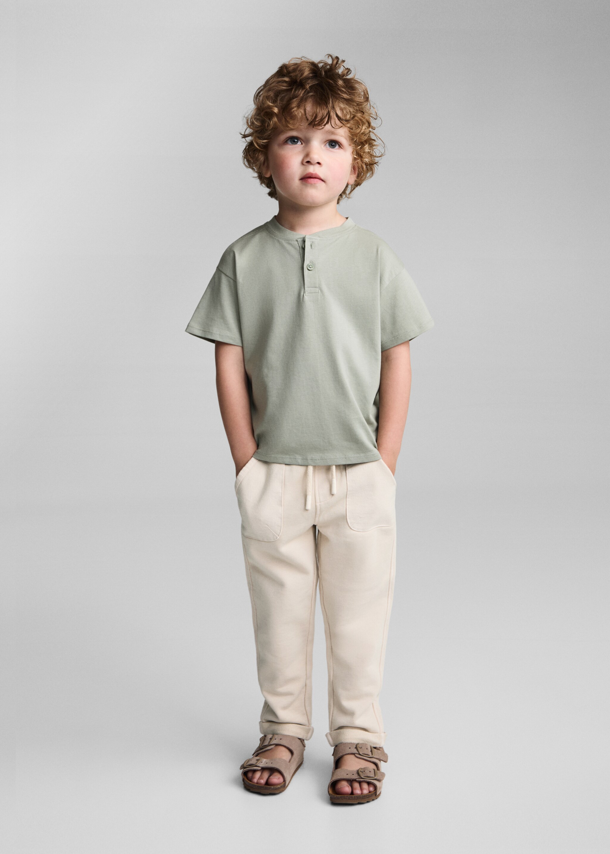 Basic-T-Shirt aus Baumwolle - Allgemeine Ansicht, Khaki. Ref: 67006004-00.