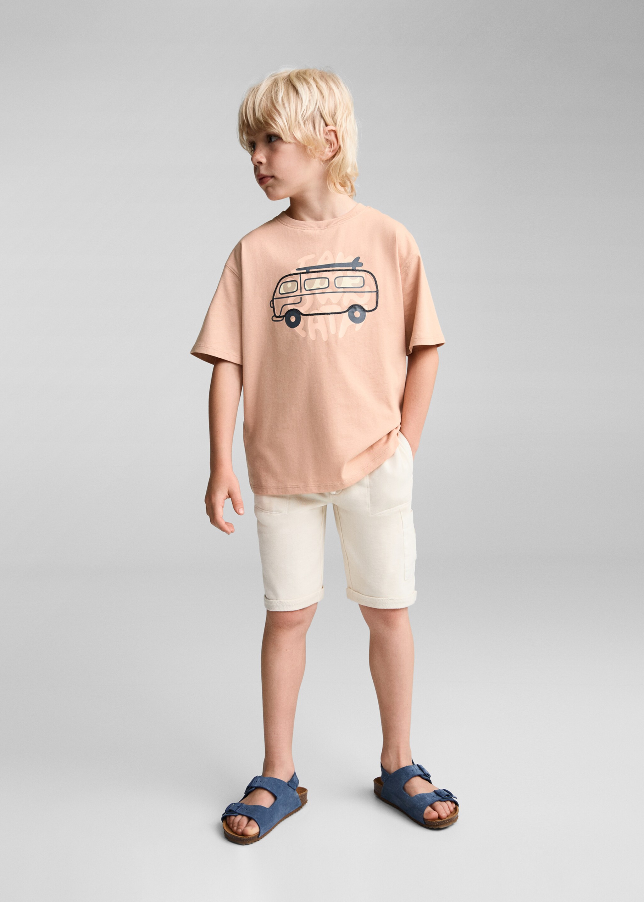 Embossed printed t-shirt - General plane
